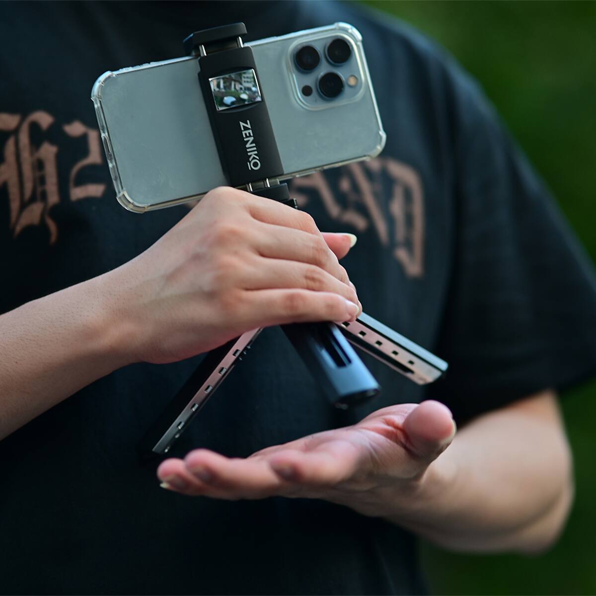 Alt View 3. Zeniko - Zeniko MH01 Smartphone Clip.