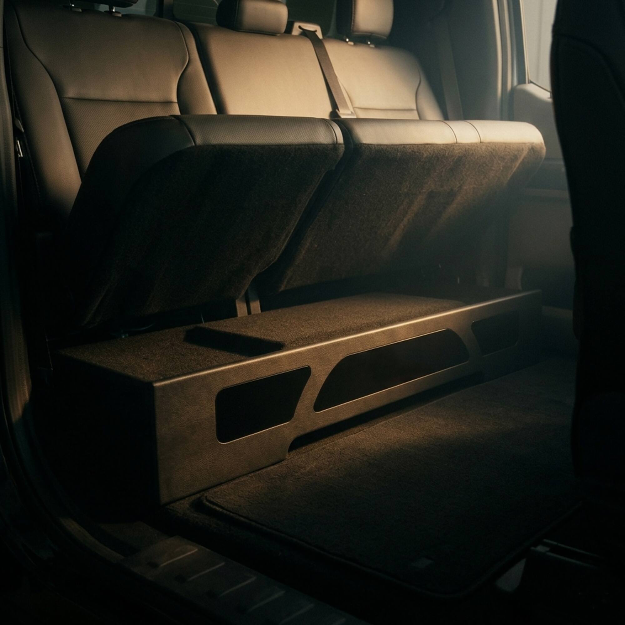 Alt View 4. QPower - QPower QLuxe Dual 12" Sealed Subwoofer Box for Ford F150 & F250/F350 Super Crew - BLACK & ACYLIC.