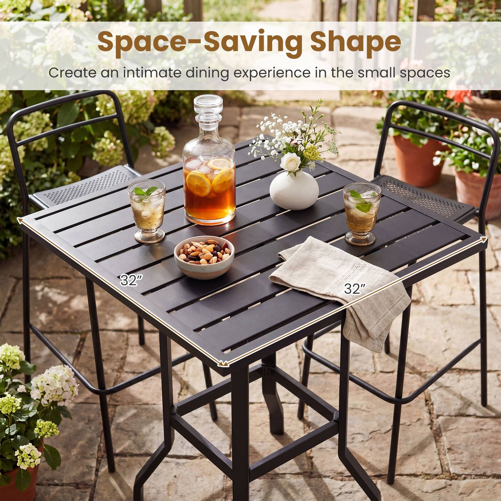 Space-Saving Shape  
Create an intimate dining experience in the small spaces  
32" 32"