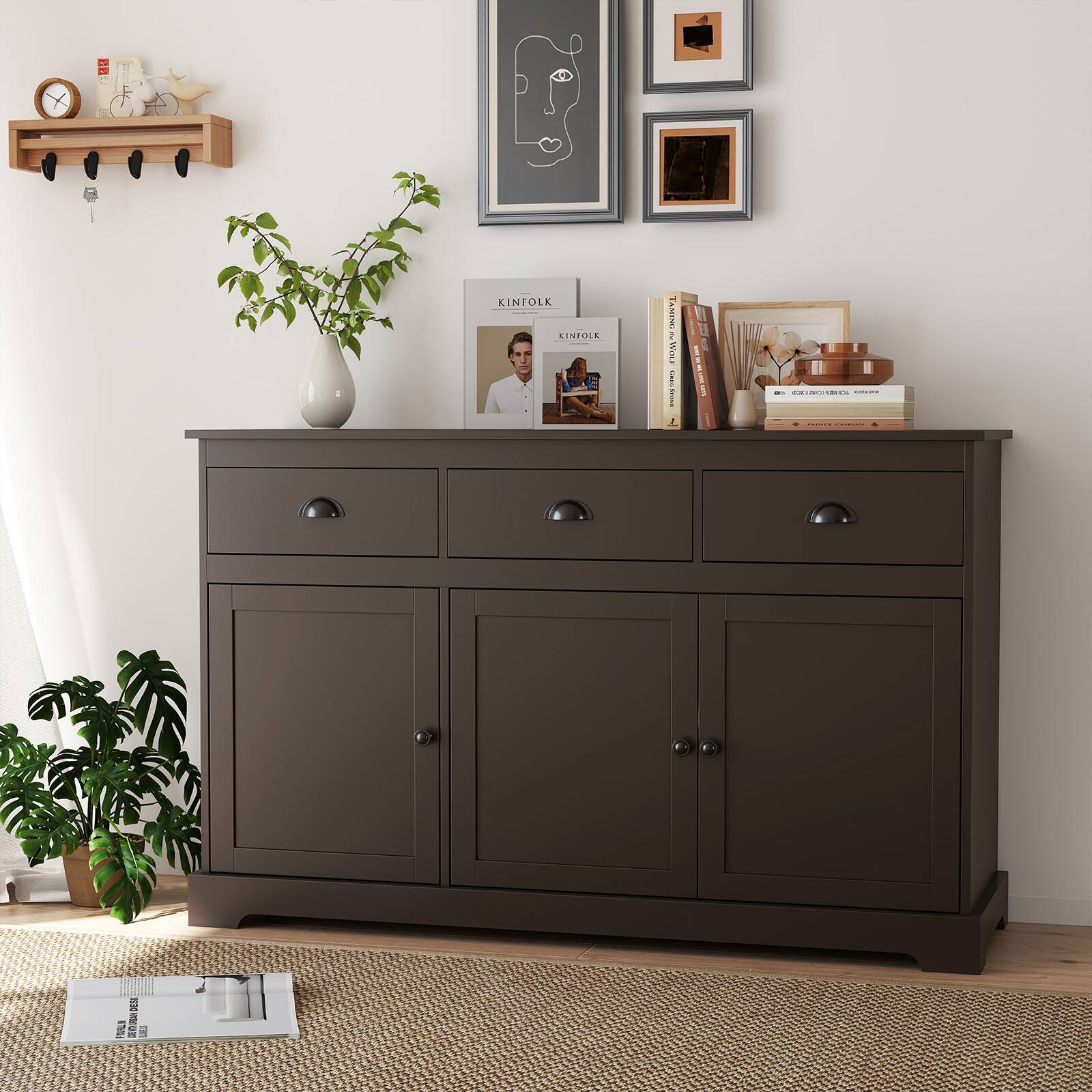 KINFOLK  
KINFOLK  
Taming the Wolf  
The Art of Living  
KINFOLK  
KINFOLK