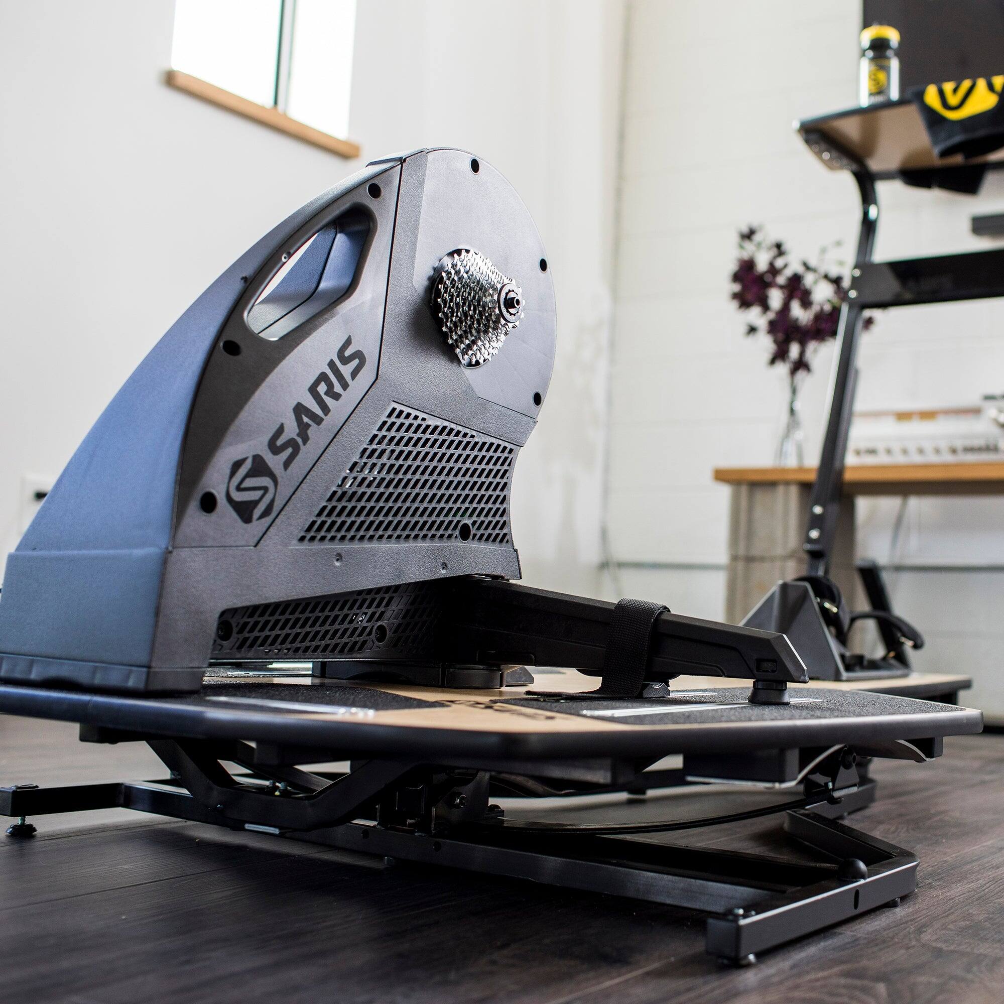 Alt View 3. Saris - 11-Speed Smart Trainer Cassette & Freehub Combo for Direct Drive Indoor Bike Trainers - Metallic finish.