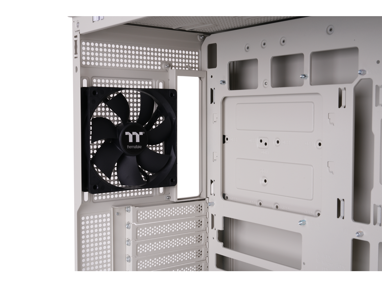 Thermaltake 421 D A0 D2 DD 020