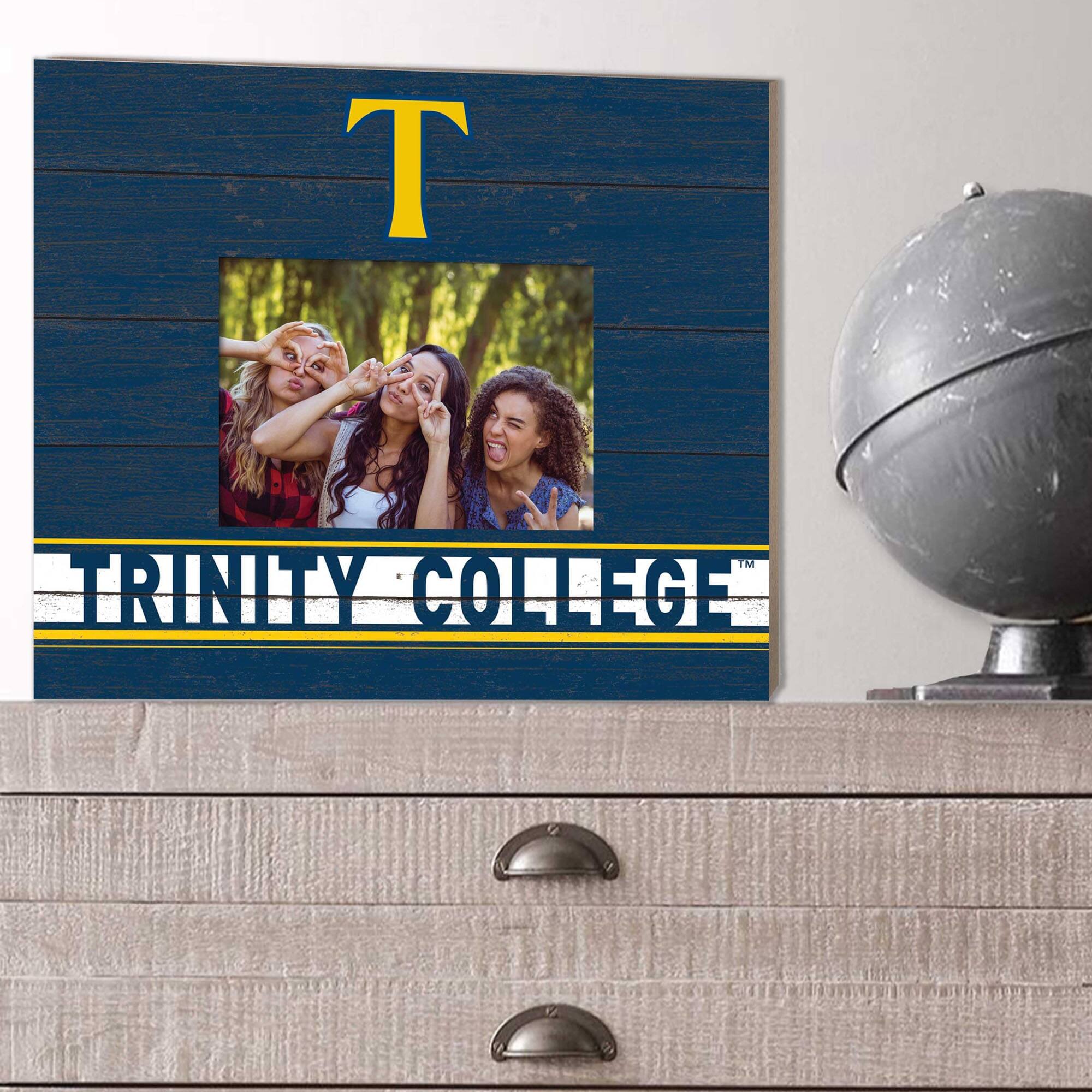T  
TRINITY COLLEGE