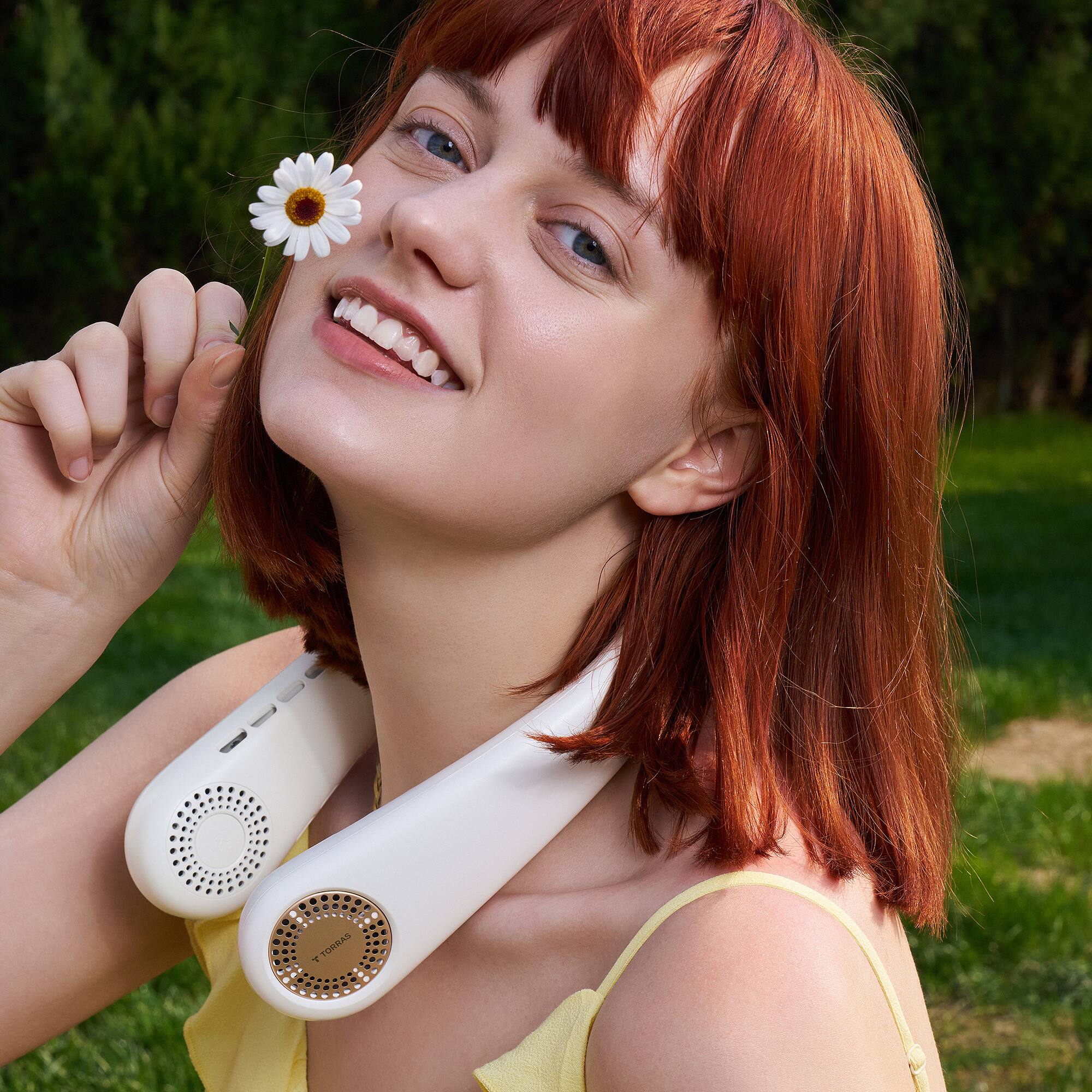 Alt View 19. TORRAS - COOLiFY Air Neck Air Conditioner 5000mAh - Golden White.