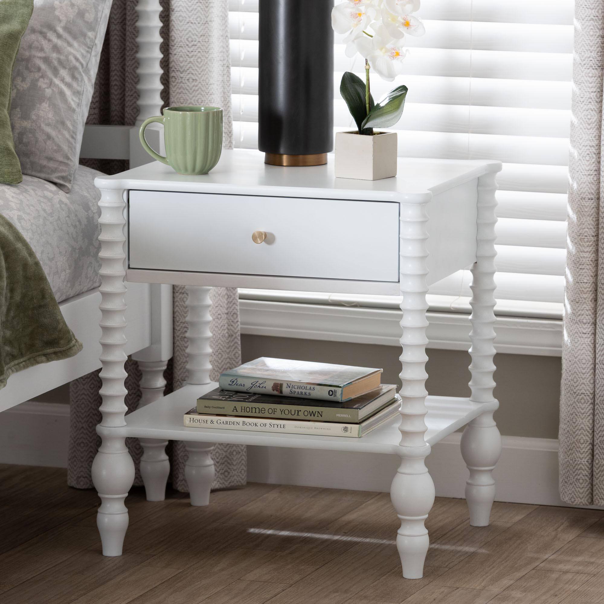 Deas Ji NICHOLAS SPARKS  
- A Home Of Your Own  
House & Garden Book Of Style