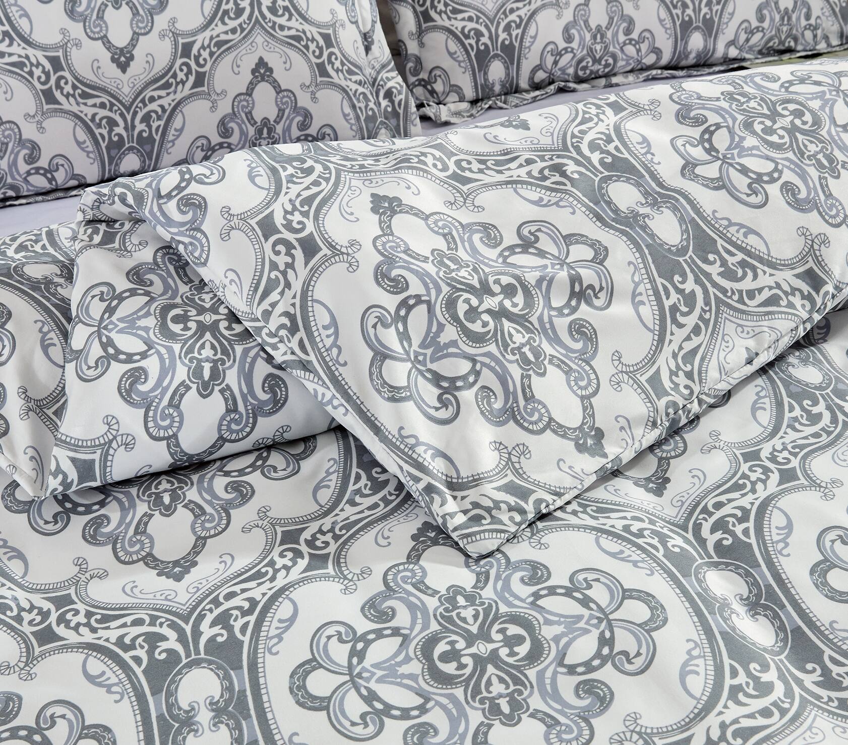 Left. Bibb Home - Bibb Home 4 pc Duvet & Down Alternative Comforter Set - Damask.