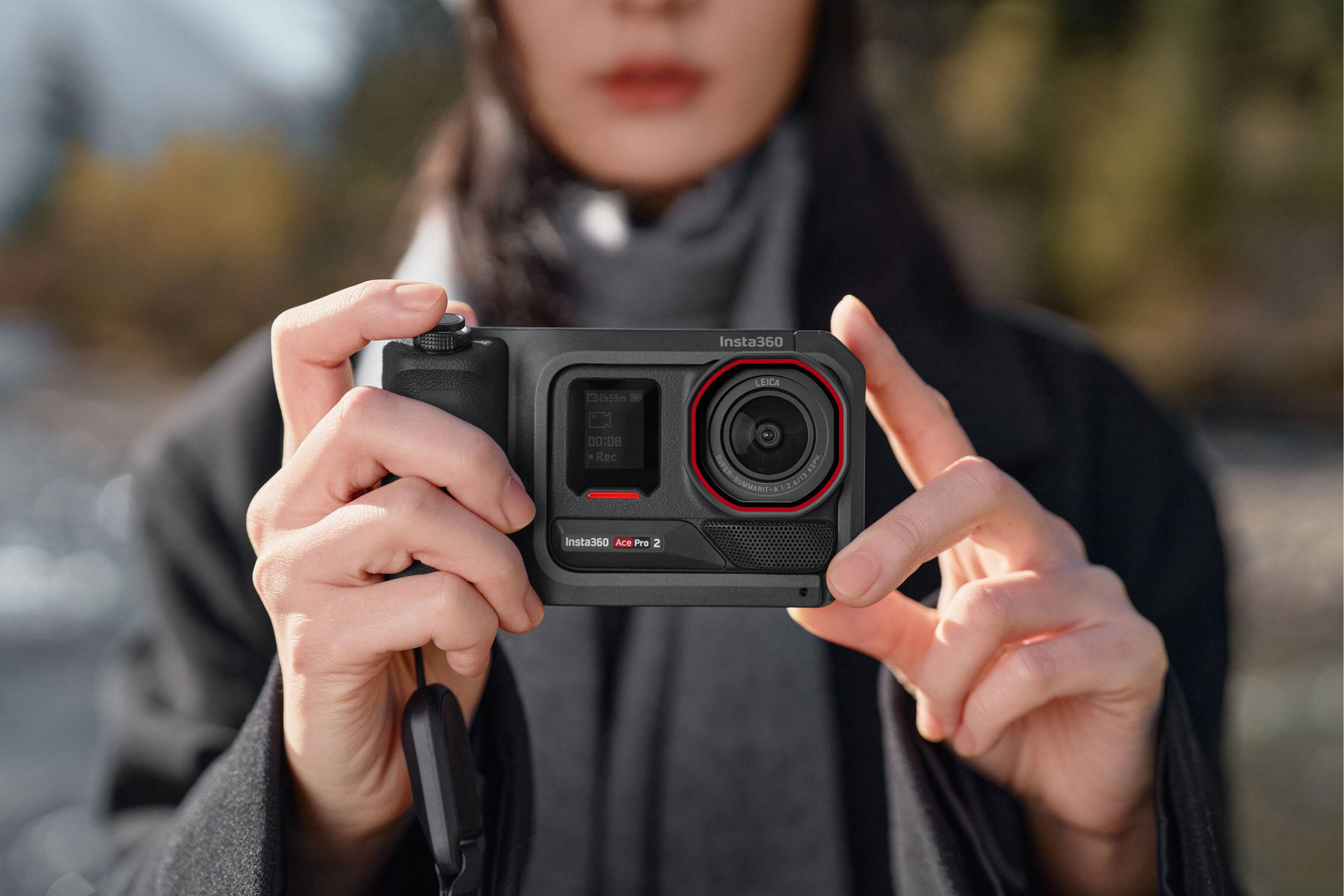 Insta360 Ace Pro 2  
LEICA  
00:08 Rec  
ASPH  
SUMMARIT-V 1:2.8/7.3  
12.8/73