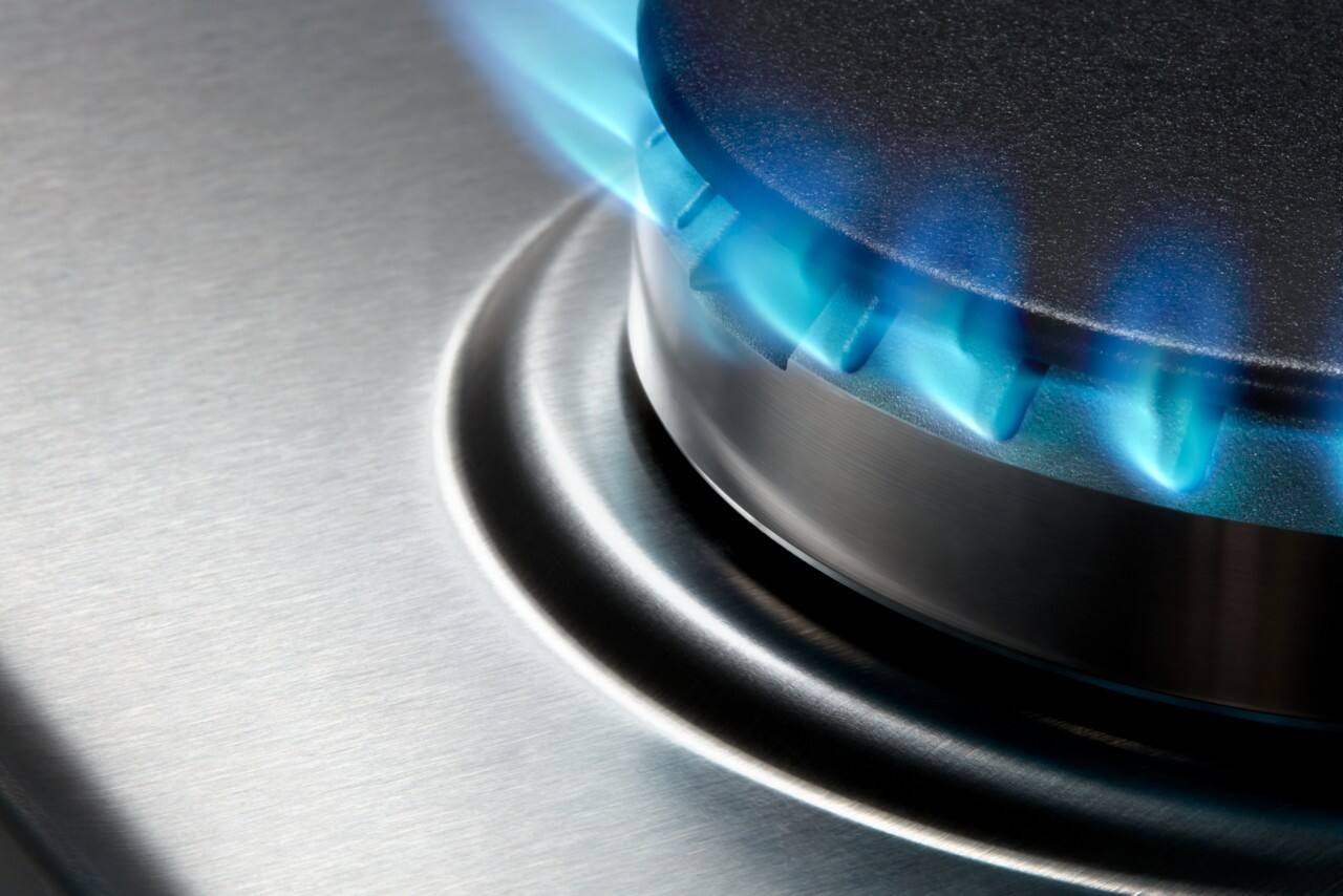 Alt View 20. Whirlpool - 30" Built-In Gas Cooktop with 3 Burners and 2-in-1 Hinged Grate to Griddle - Stainless Steel.