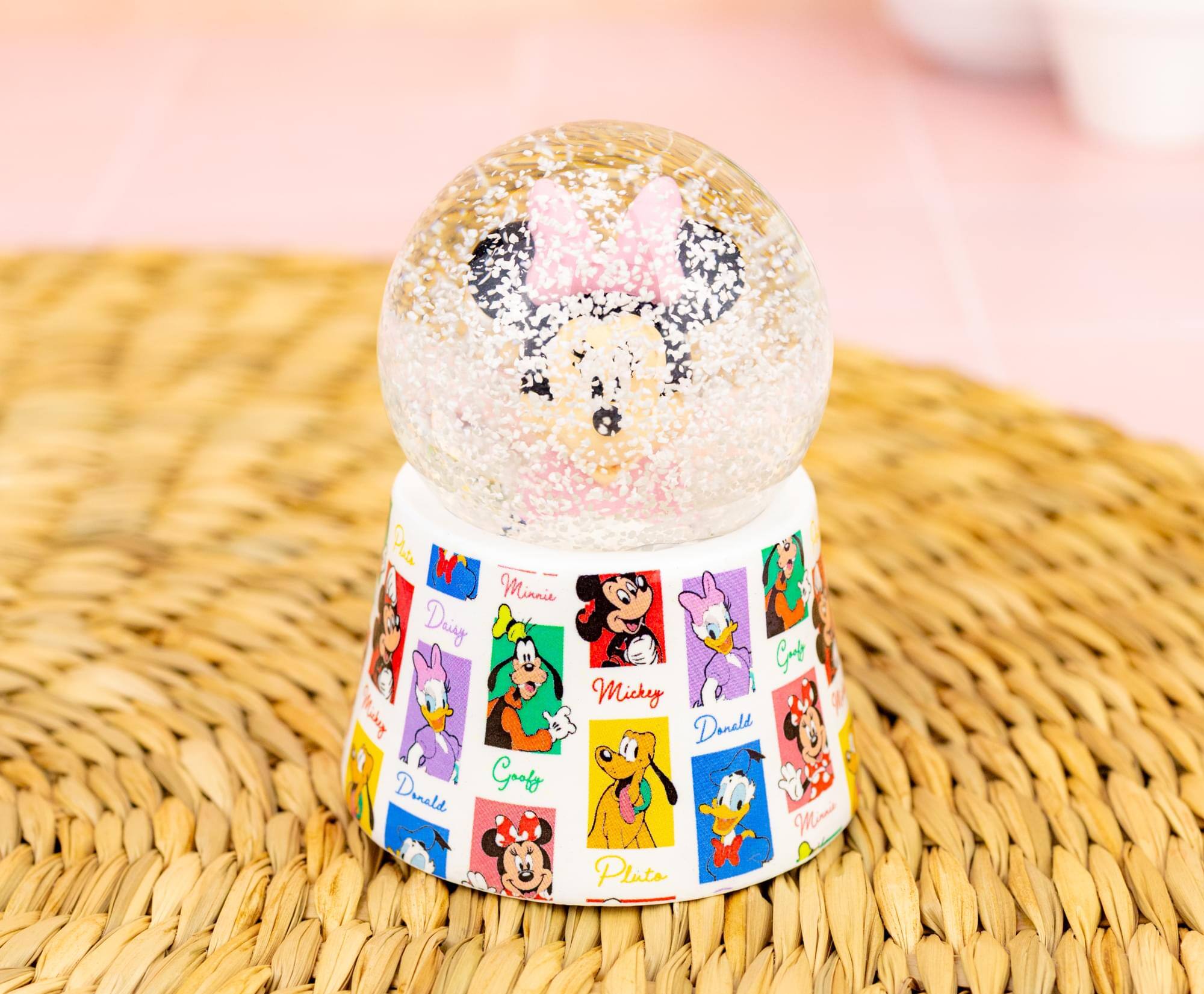 Minnie, Mickey, Daisy, Donald, Goofy, Pluto