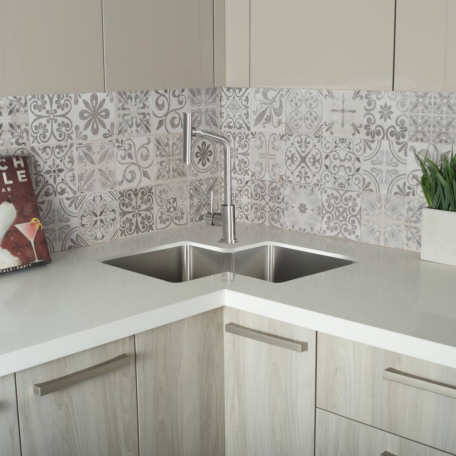 The text on the image reads:

"CHEZ LE CHAR
VALE-PAVIS"