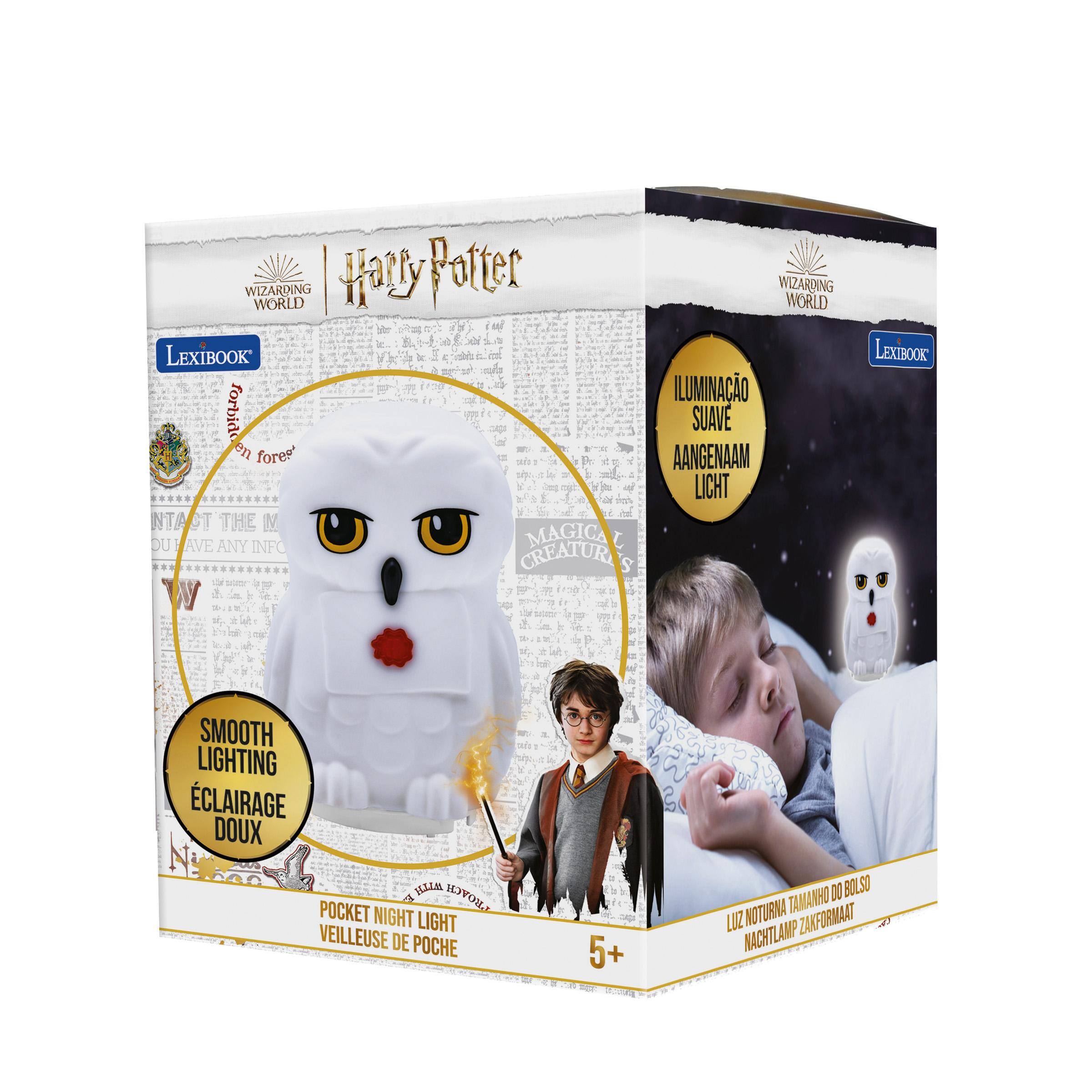 WIZARDING WORLD Harry Potter LEXIBOOK  
Forbidden Forest  
CONTACT THE INVISIBLE MAGIC CREATURES  
WIZARDING WORLD  
ILUMINAÇÃO SUAVE  
AANGENAAM LICHT  
LEXIBOOK  
SMOOTH LIGHTING  
ÉCLAIRAGE DOUX  
POCKET NIGHT LIGHT  
VELLEUSE DE POCHE  
5+  
300 BOLSO NOTURNA TAMANHO  
NACHTLAMP ZANFORMAT