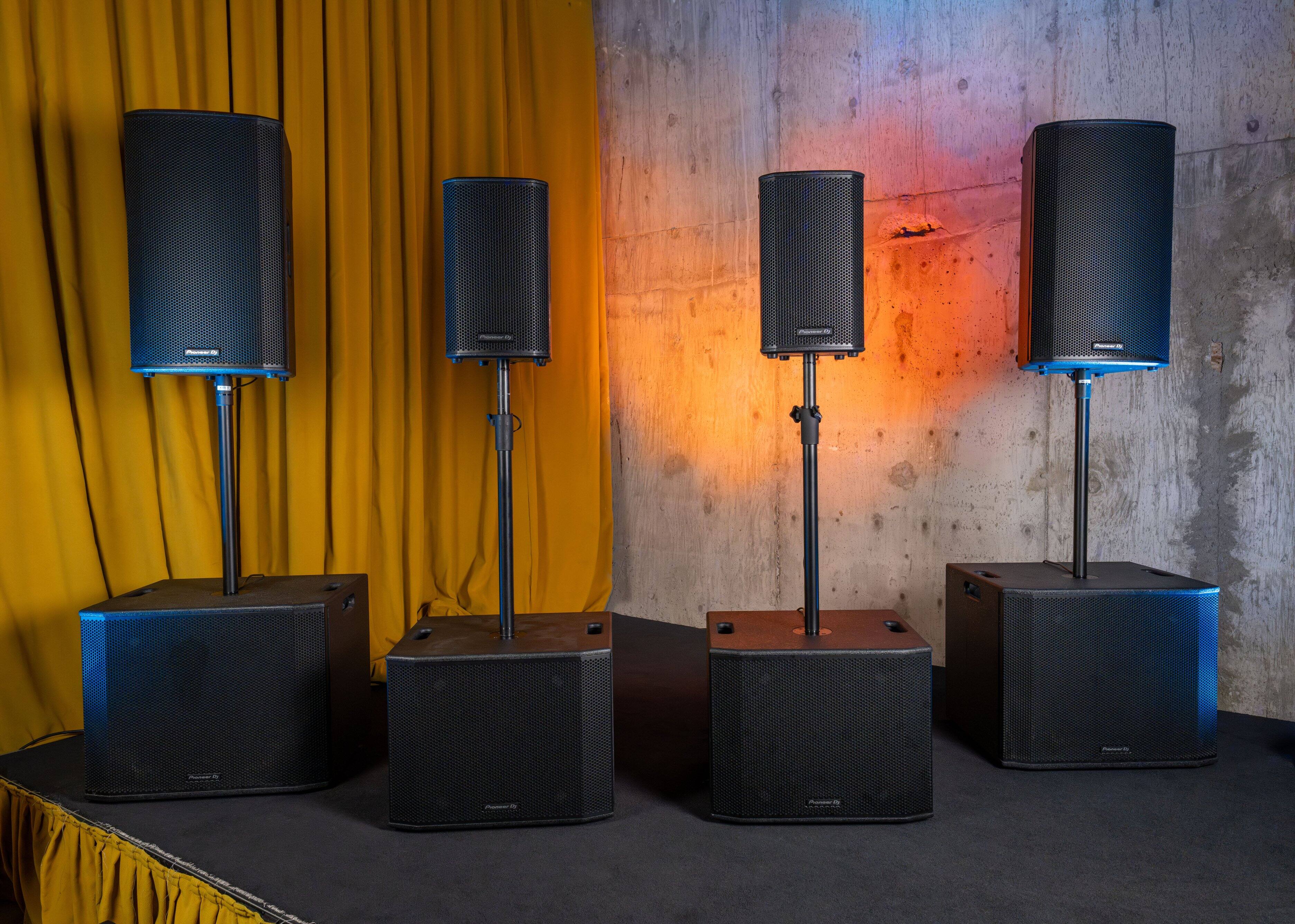 Alt View 3. Pioneer DJ - 2-Way Active Loudspeaker with 4 DSP Modes, 8" - Black.