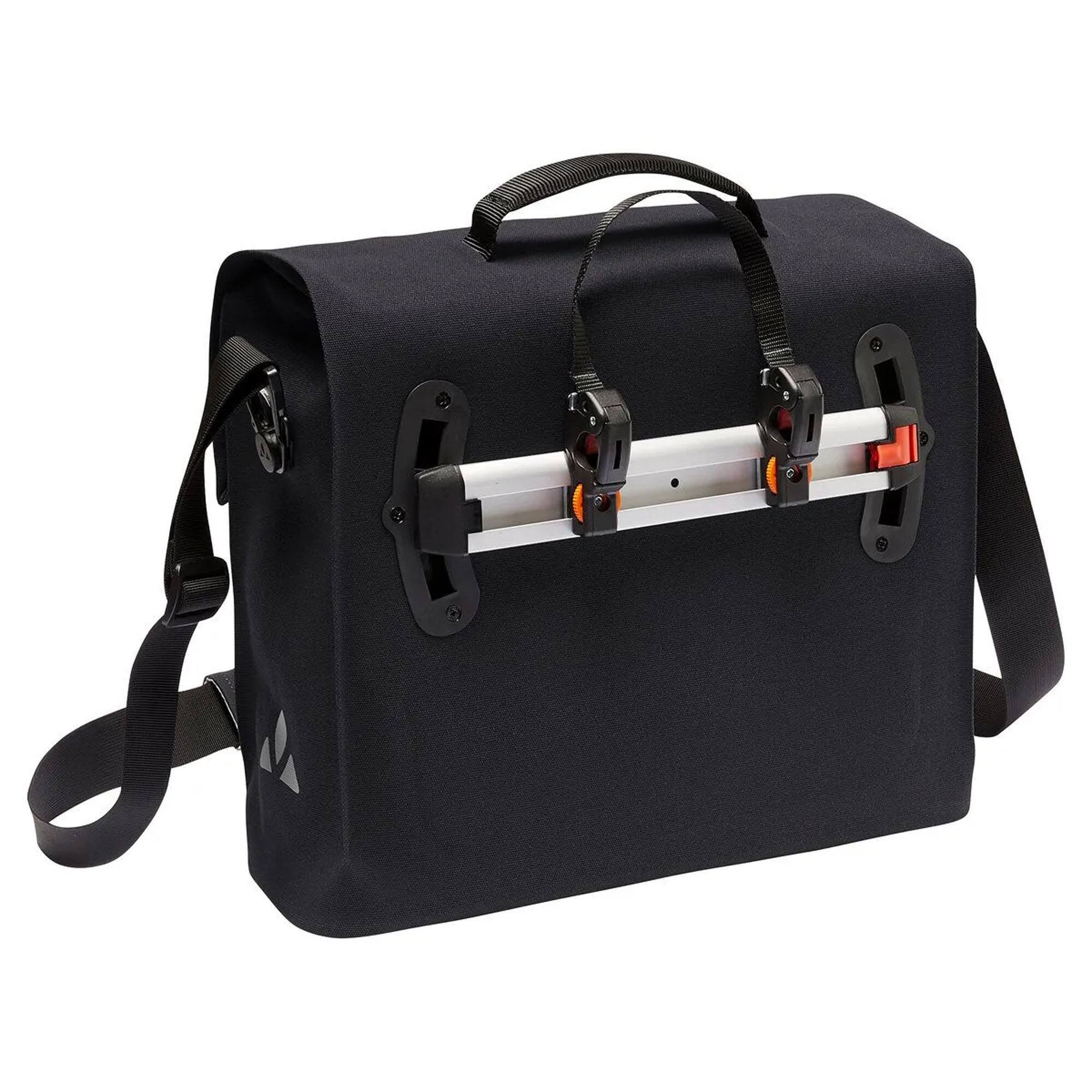 Alt View 2. VAUDE - Vaude Bayreuth IV M Bike Bag - Black - Black.