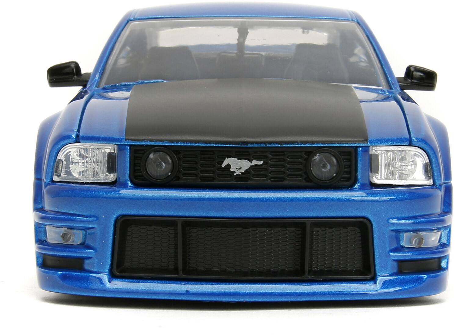 Alt View 2. Jada Toys - Big Time Muscle - 1:24 2006 Ford Mustang GT Die-Cast Car   - COLLECTIBLES - Multicolor.