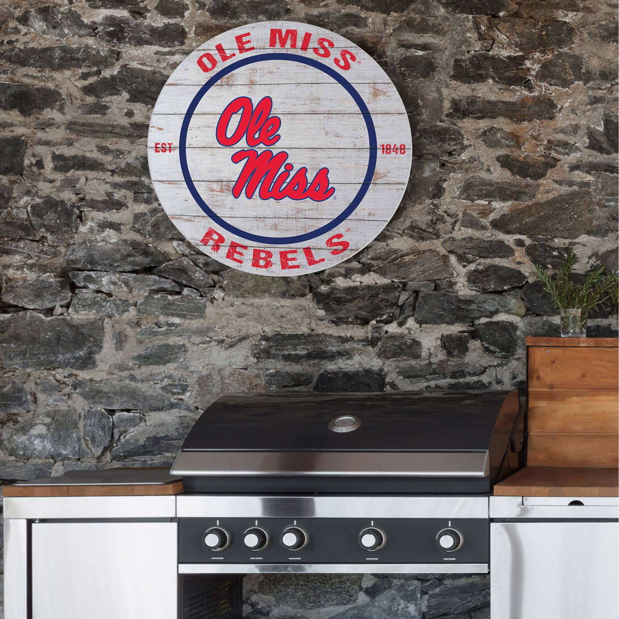 OLE MISS  
Ole Miss  
EST 1848  
REBELS