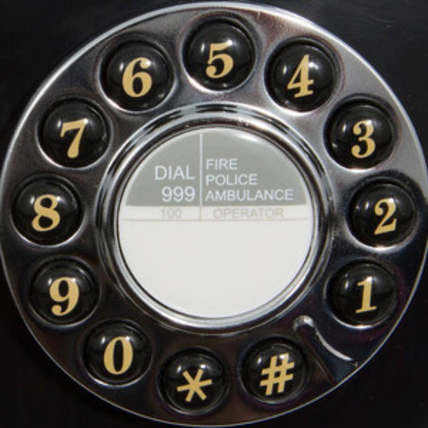 6 5 4 7 FIRE POLICE AMBULANCE 999 AMBULANCE 8 100 OPERATOR 9 0 # * 3 2 1