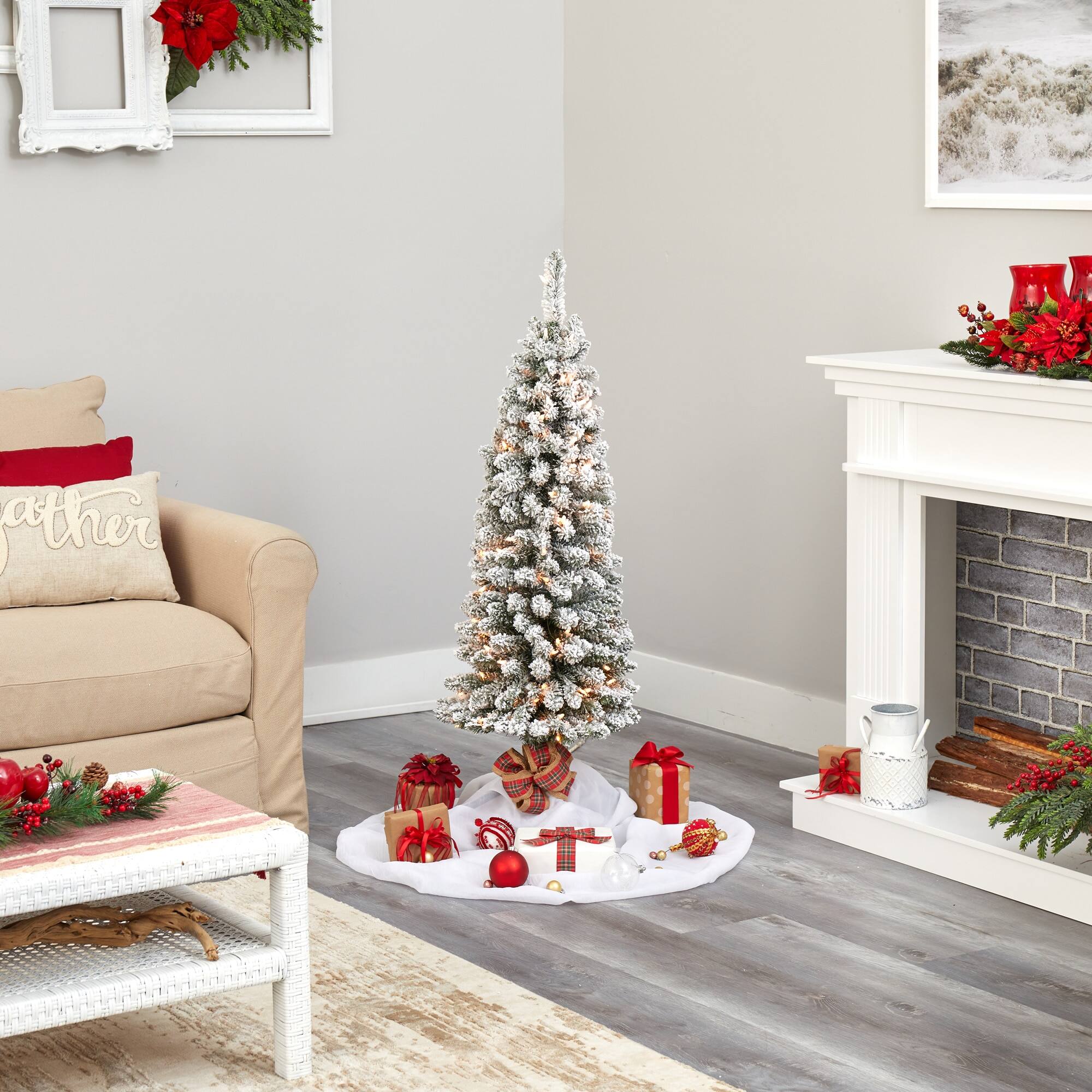 Angle. BreeBe - 4’ Flocked Pencil Christmas Tree w/100 Lights & 216 Tips - White, Green.