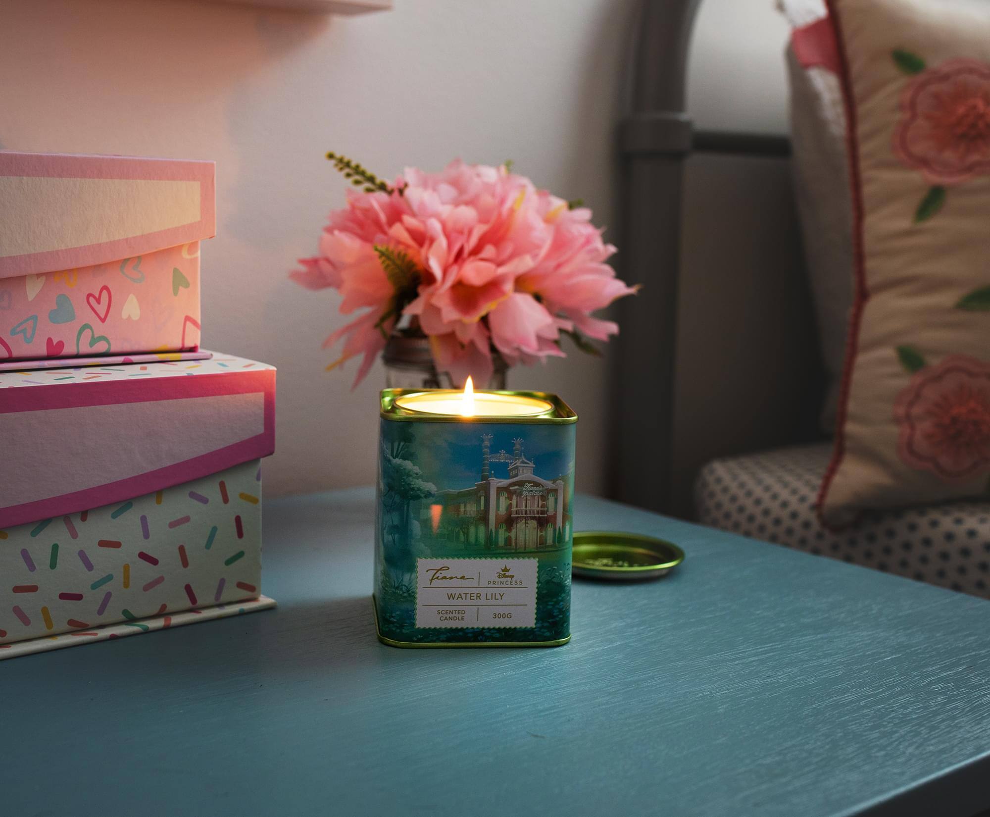 Princess  
Water Lily  
Scented Candle  
200g