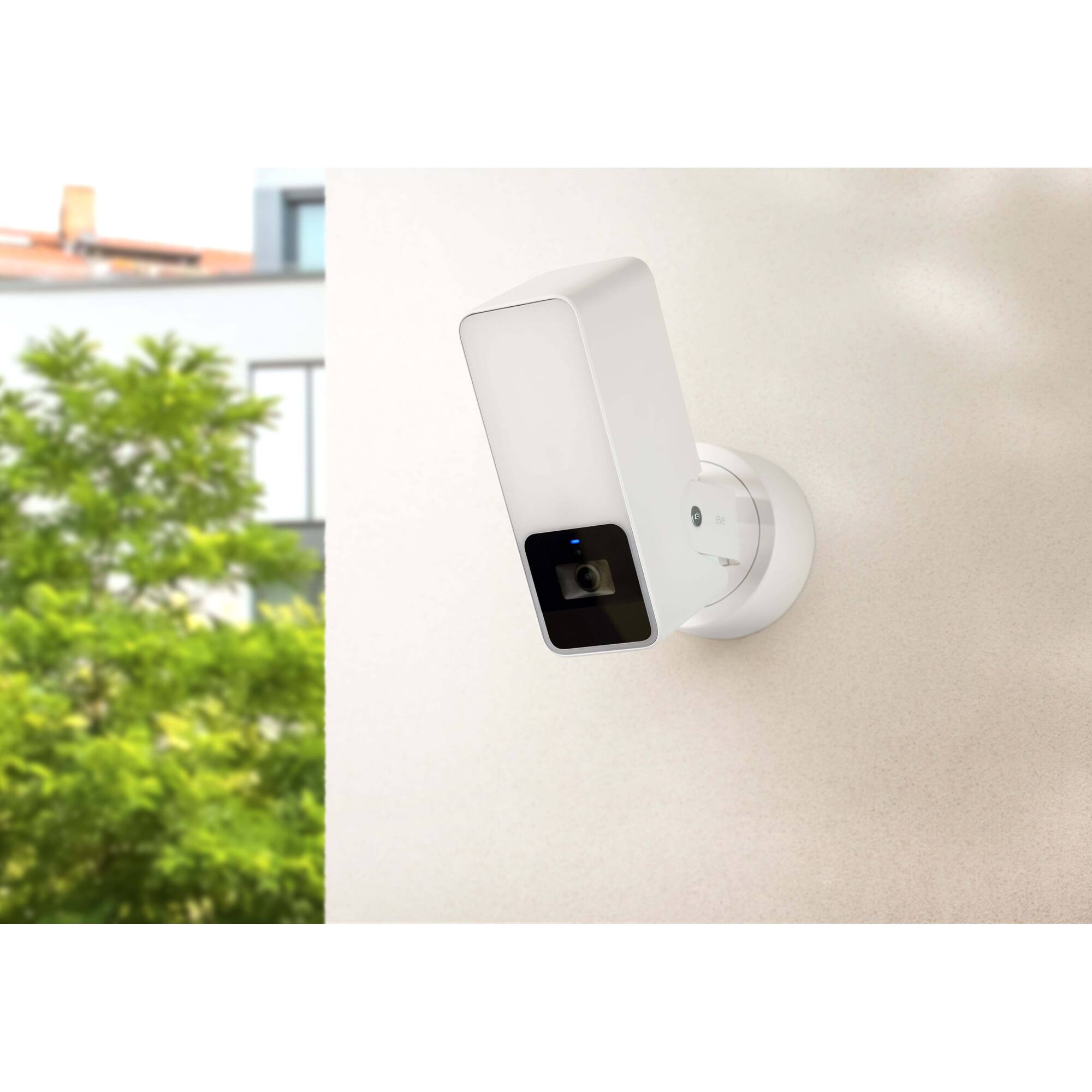 Back. Eve - Eve Outdoor Cam - Secure floodlight camera with Apple HomeKit Secure Video technology - white - White.