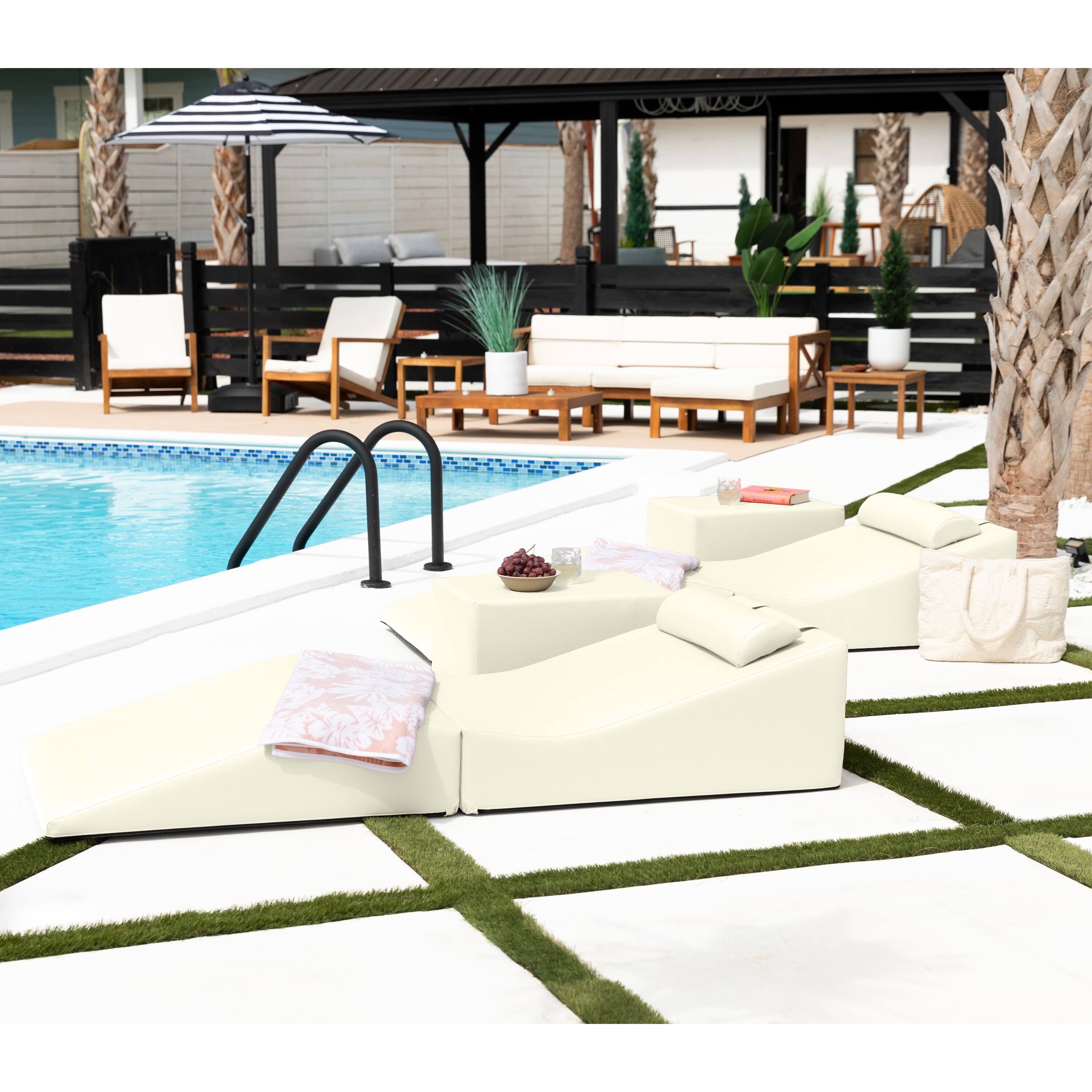 Angle. Jaxx - Jaxx Clermont Sun Lounger - Luxurious Waterproof Poolside Lounge & Outdoor Chaise - Marine Vinyl White - Marine Vinyl White.