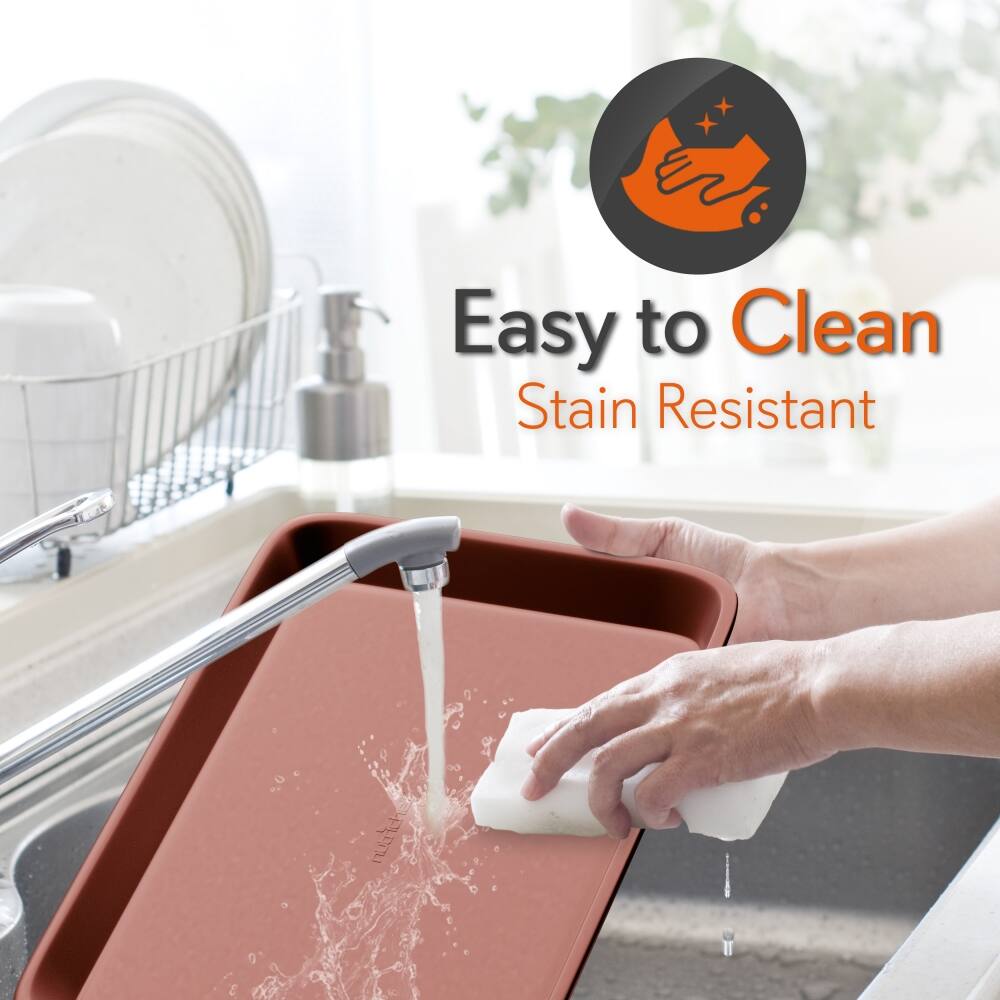 Easy to Clean  
Stain Resistant