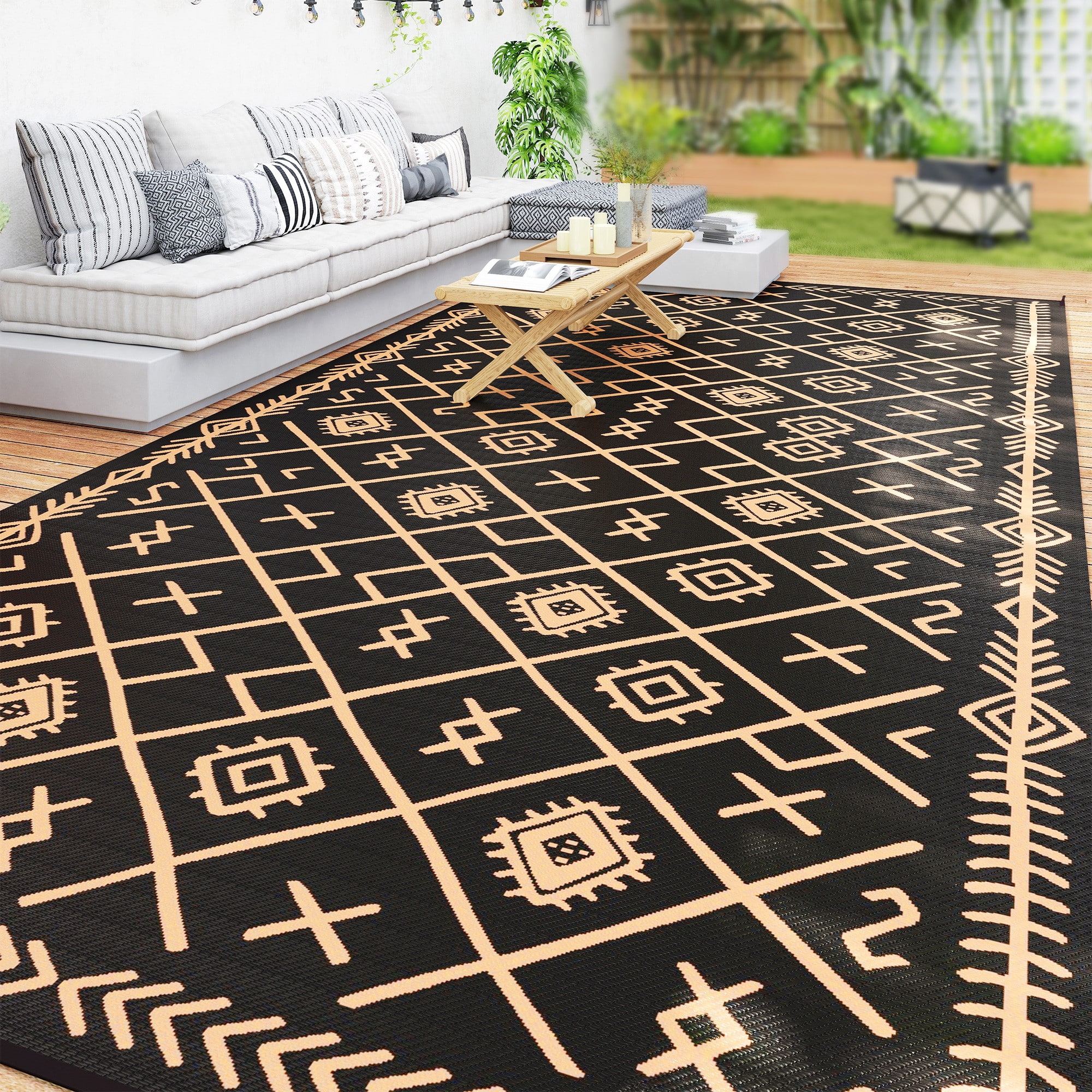 Outsunny - Reversible Outdoor Rug, 9' x 18' Waterproof Plastic Straw Floor Mat, Portable RV Camping Carpet, Large Floor Mat - Black and Brown Rhombus