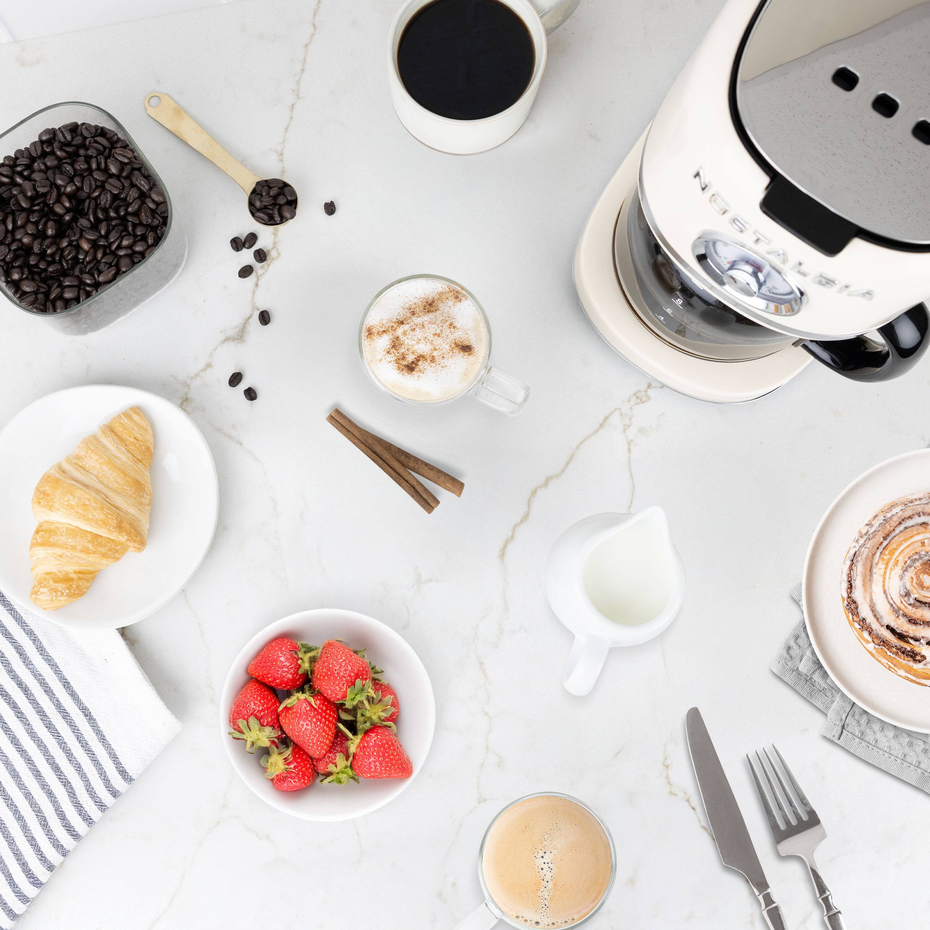 Angle. Nostalgia - Classic Retro 10 Cup Coffee Maker - Cream.