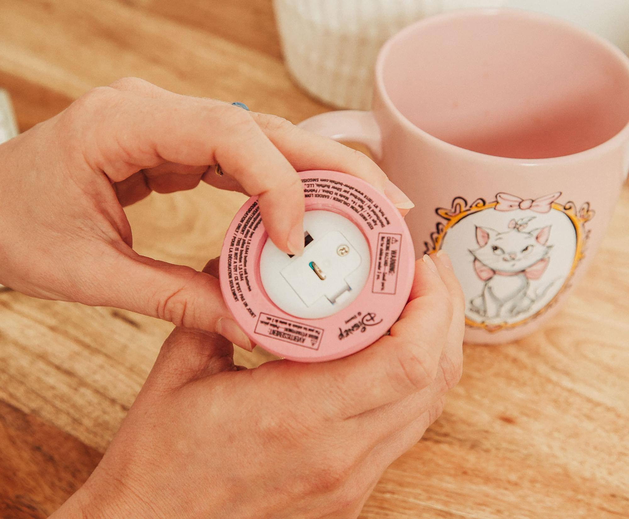 - - 1 - - TC - - L - - KVV - - F E 1 E L DECORATION - I 1de ! - POUE i I E 1.8 LA - 2  DCORATION F  LMME SEAIMENT ISLA SN 9 A i  - Disney