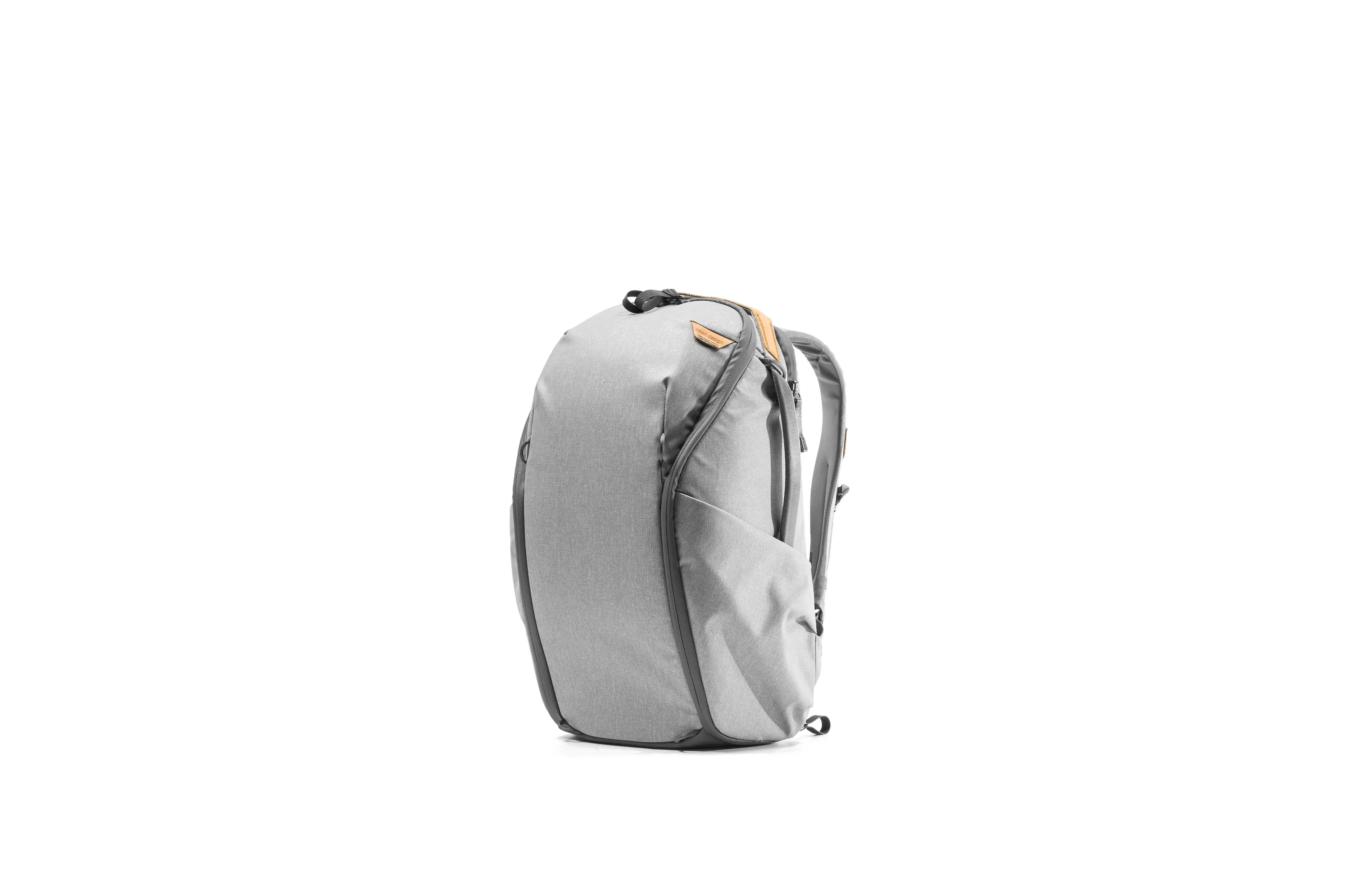 Left. Peak Design - Everyday Backpack 20L Zip - Ash.