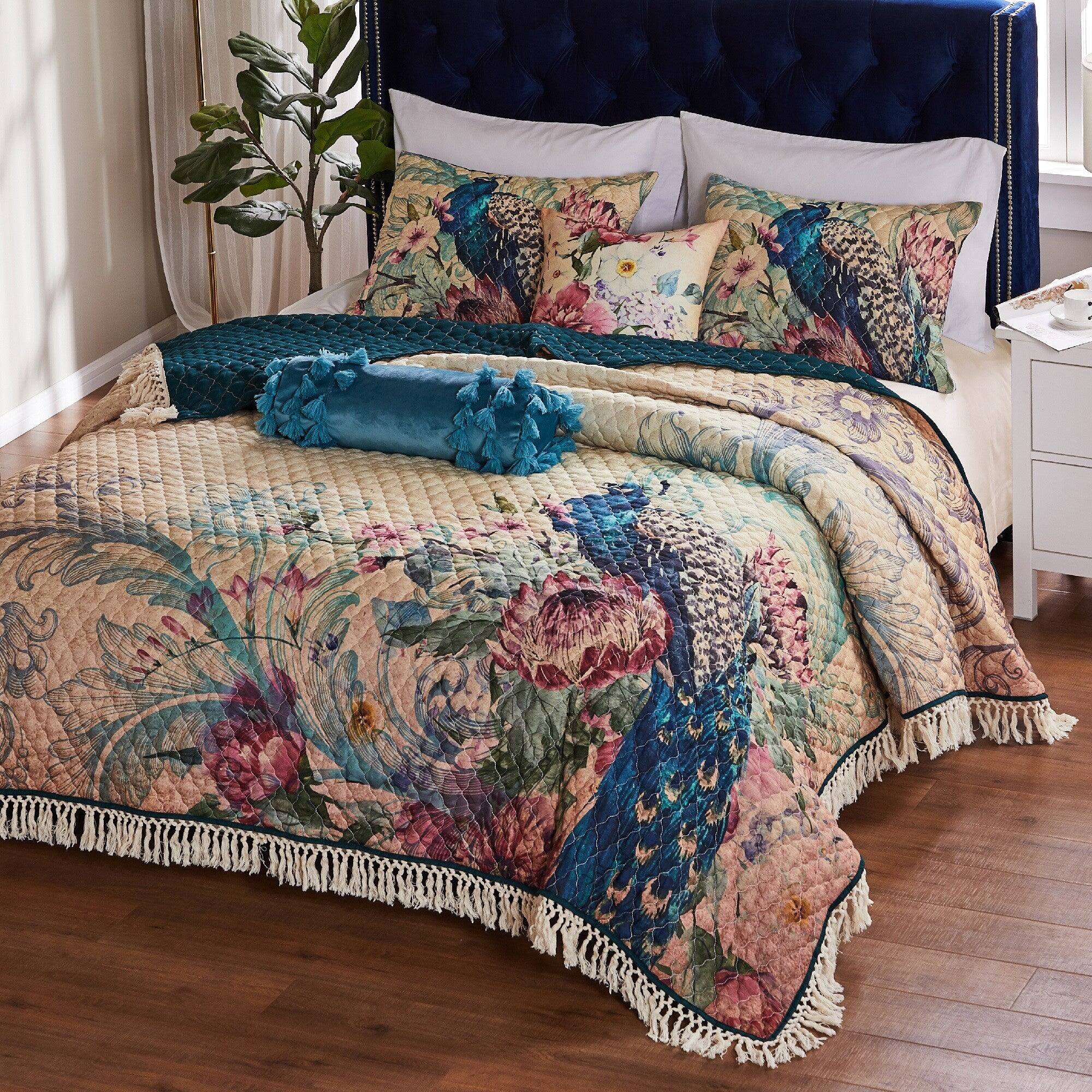 Back. Barefoot Bungalow - Barefoot Bungalow Eden Peacock 3-Piece King Quilt Set in Ecru - Ecru.