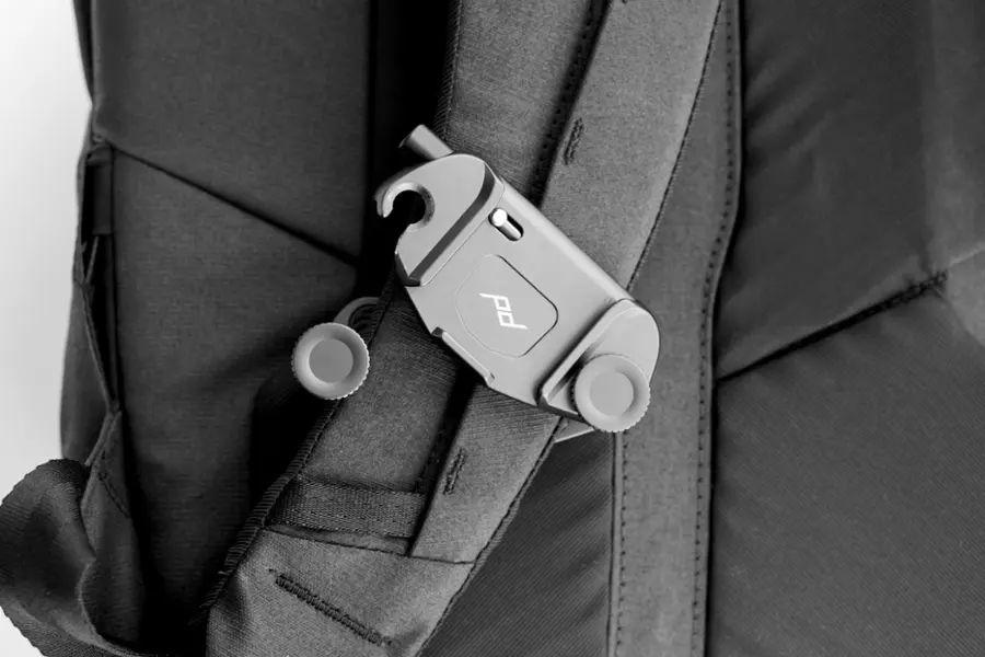 Alt View 21. Peak Design - Everyday Backpack V2 20L - Black.