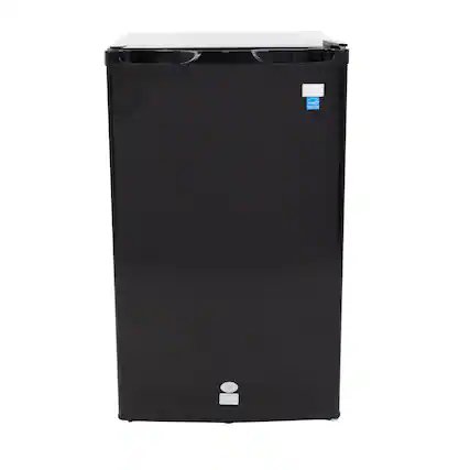 Front. Avanti - Avanti 4.4 cu. ft. Compact Refrigerator.