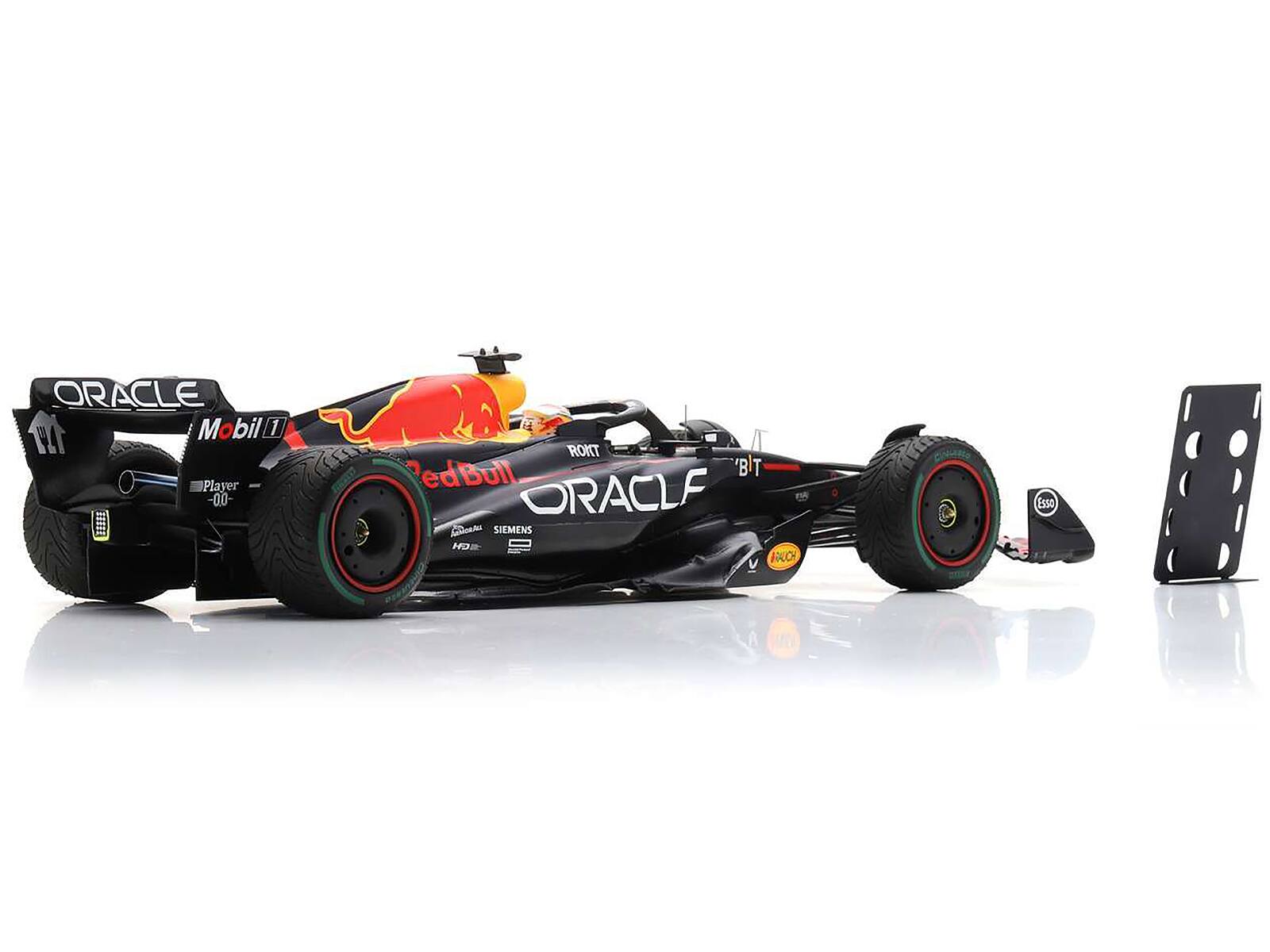 ORACLE  
Mobil 1  
Red Bull  
ROKiT  
ORACLE  
edBull  
SIEMENS  
Player  
-00-  
Esso