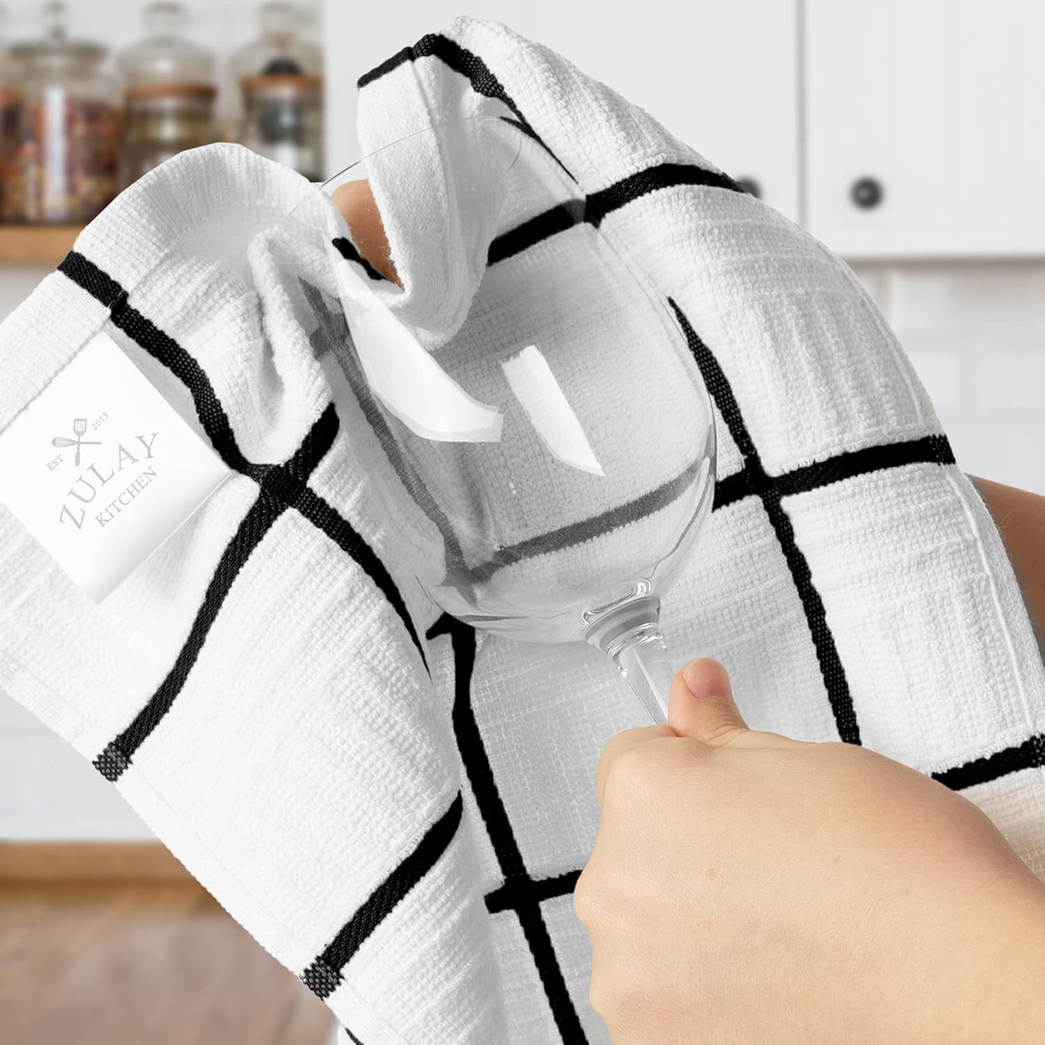 2015 EST LULAY TCHEN

EST 2015
LULAY
KITCHEN