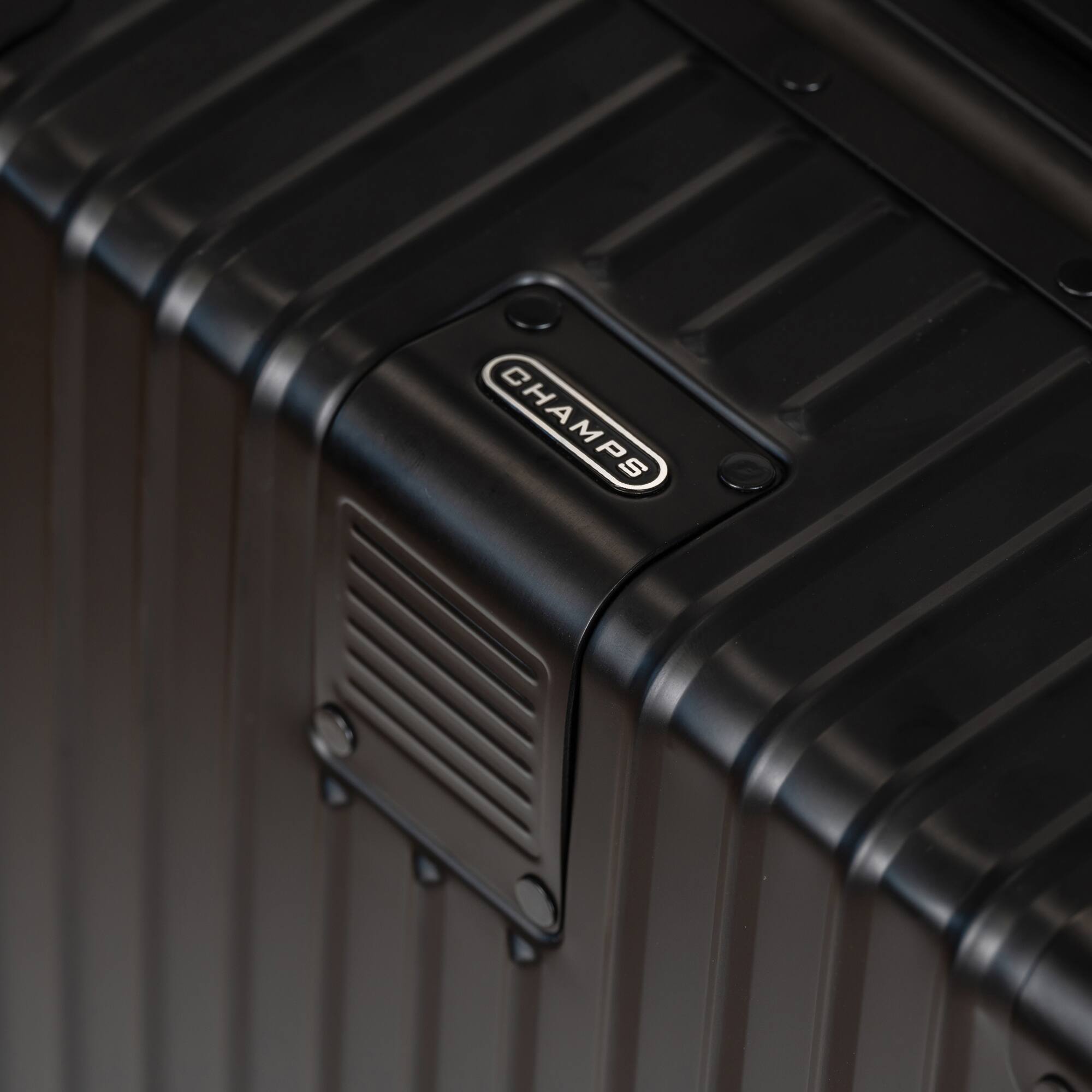 Left. Champs - Elite Aluminum Collection Carry-on Luggage Case - Black.
