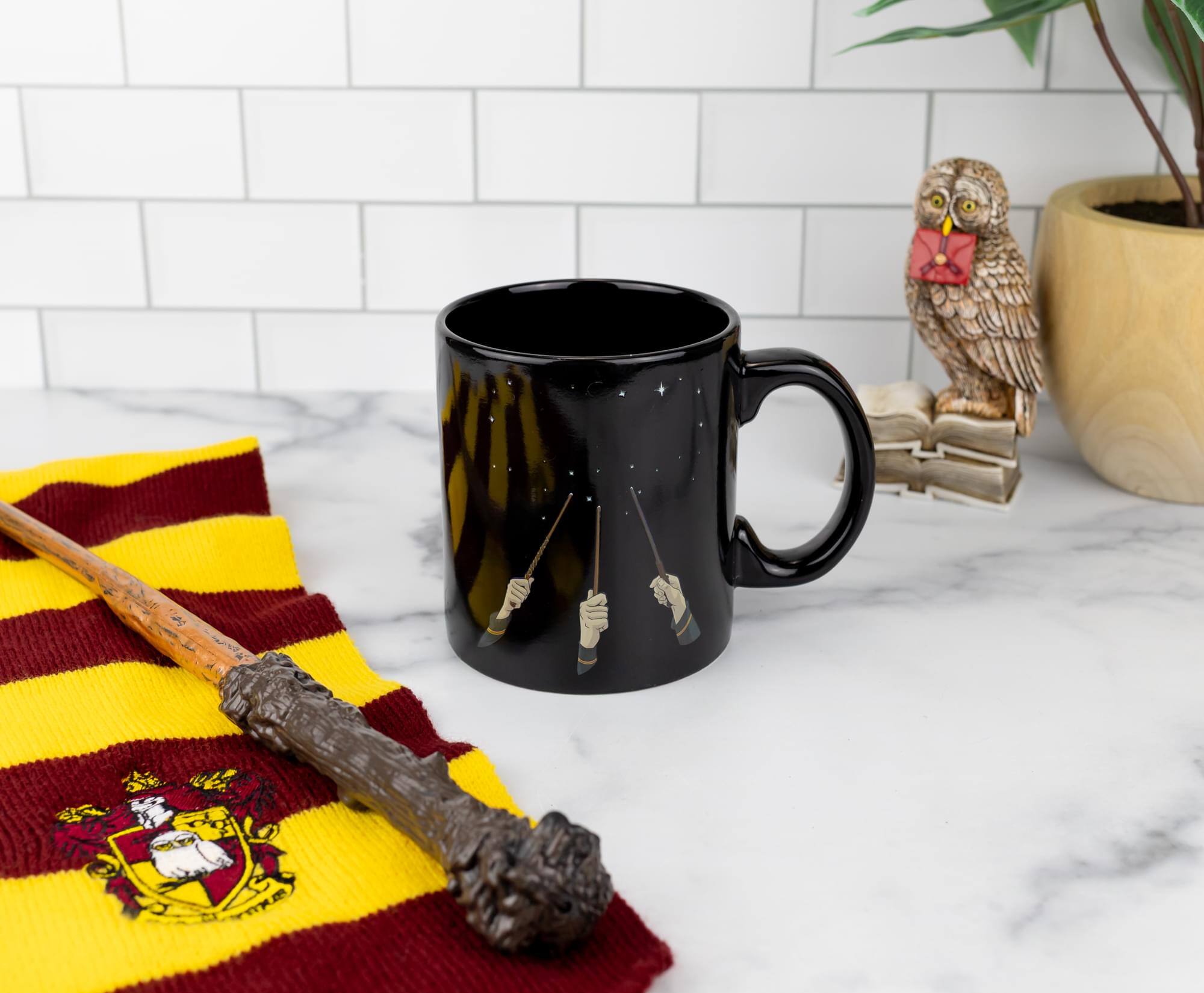 Alt View 3. Silver Buffalo - Harry Potter Wands Heat-Reveal Mug | Holds 20 Ounces - Black.