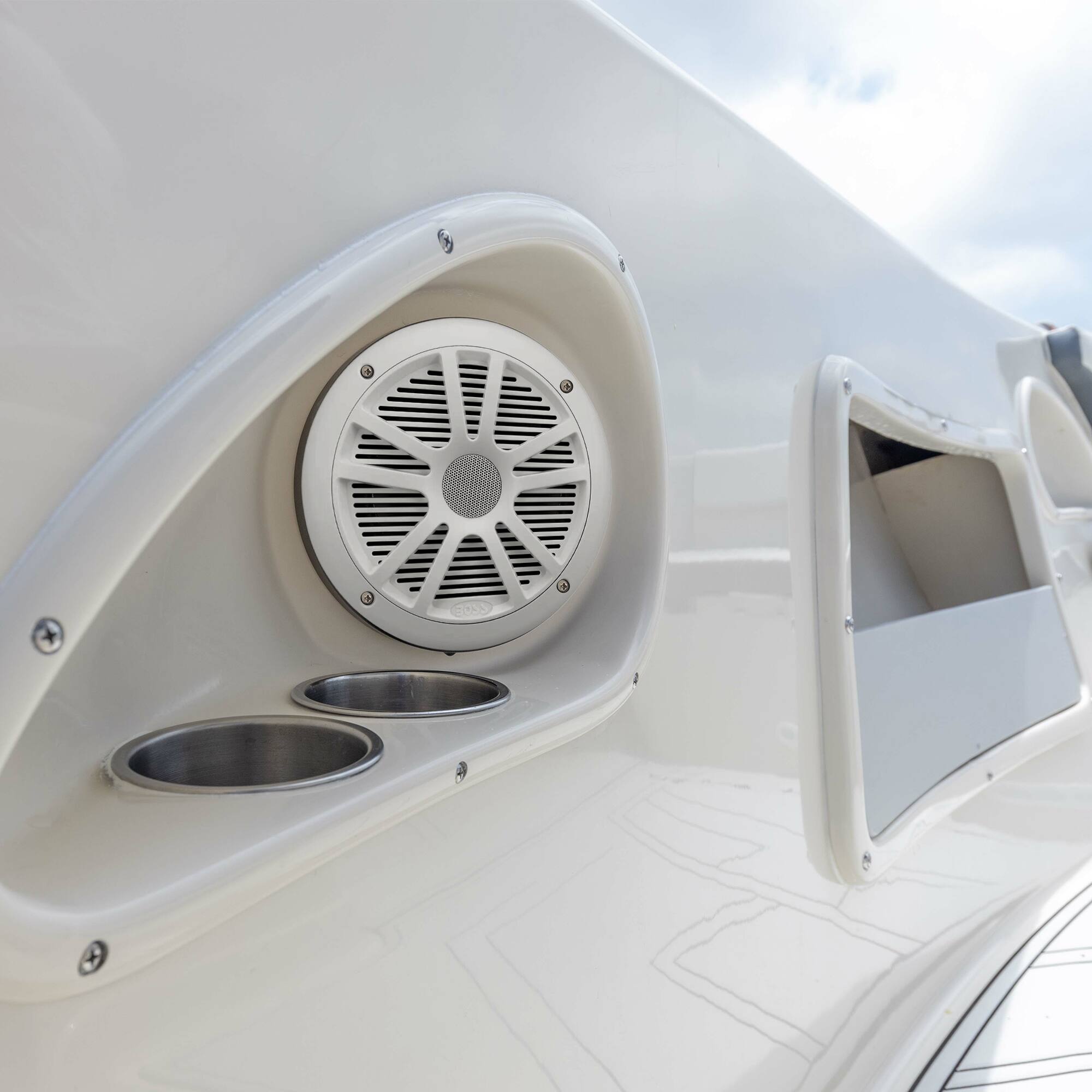 Alt View 2. BOSS Audio - BOSS Audio MR6W 6.5" 360W Dual Cone Marine/Boat Speakers Stereo, White (4 Pack) - White.