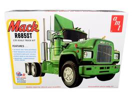 Skill 3 Model Kit Mack R685ST Semi Tractor Truck 1/25 Scale Model by AMT - Green