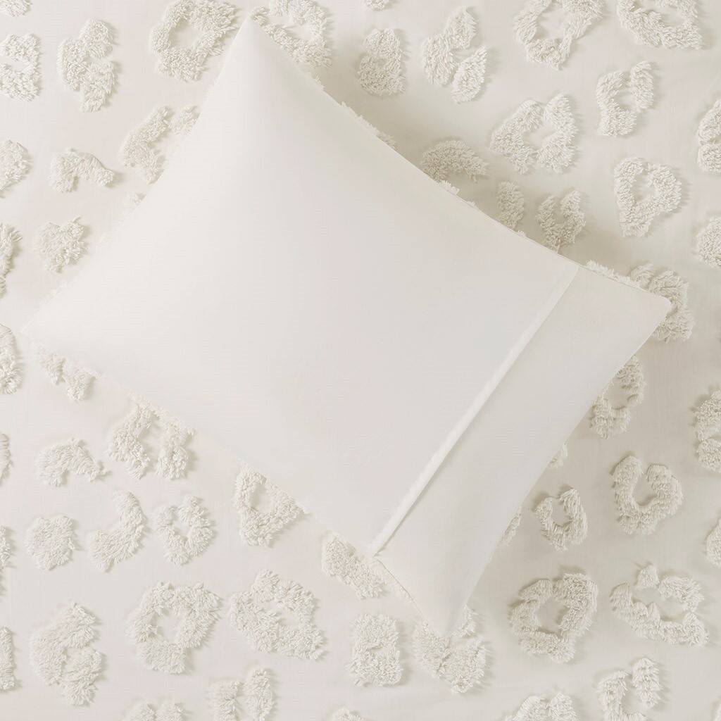 Alt View 3. Gracie Mills - Gracie Mills Colton Comforter Set - Off-White.