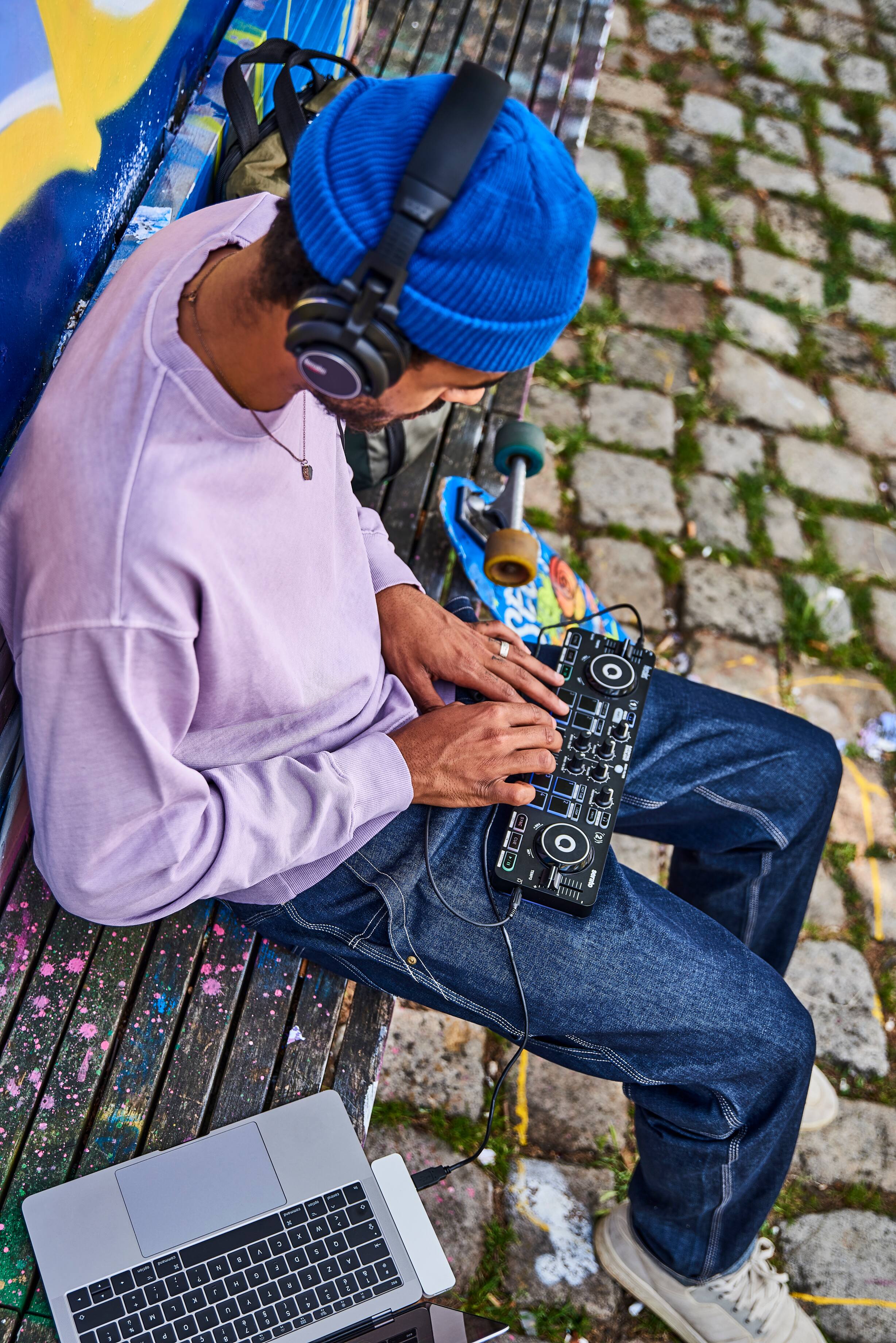 Alt View 16. Hercules - DJ Control Starlight - Black.