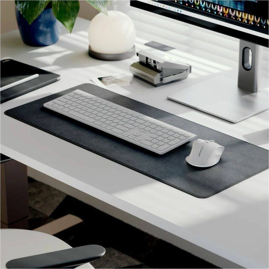 Alt View 2. Alogic - Alogic APEX Wireless Performance Mouse - Wireless - Bluetooth/Radio Frequency - 2.40 GHz - Rechargeable - White - Scroll - White.