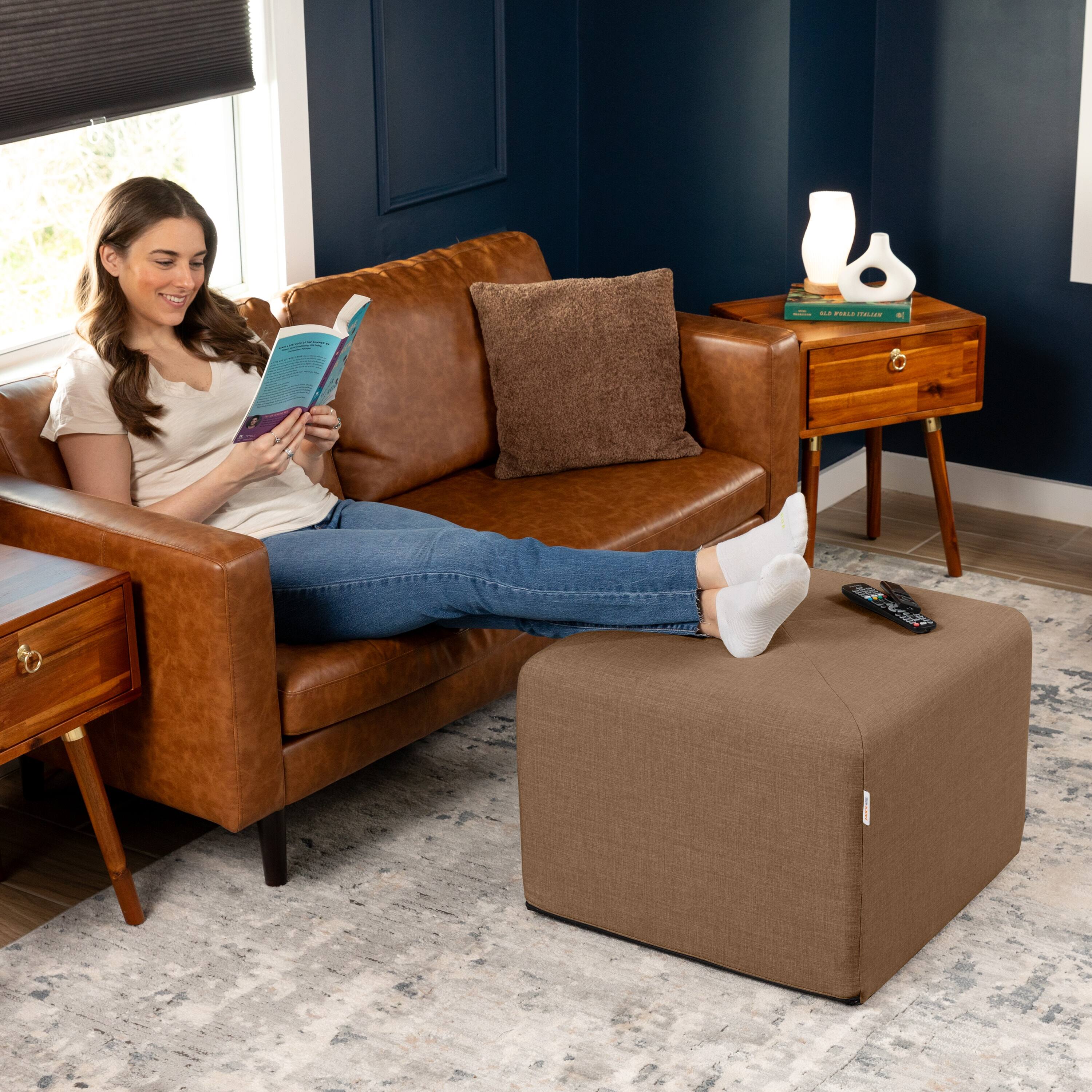 The text in the image is:

"ada EI -. 4 aie ."