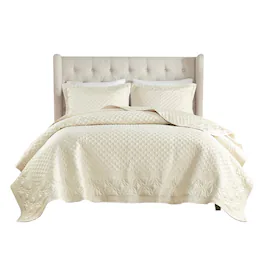Gracie Mills - Carney 3-Piece Neoclassical-inspired Quilt Set - Champagne