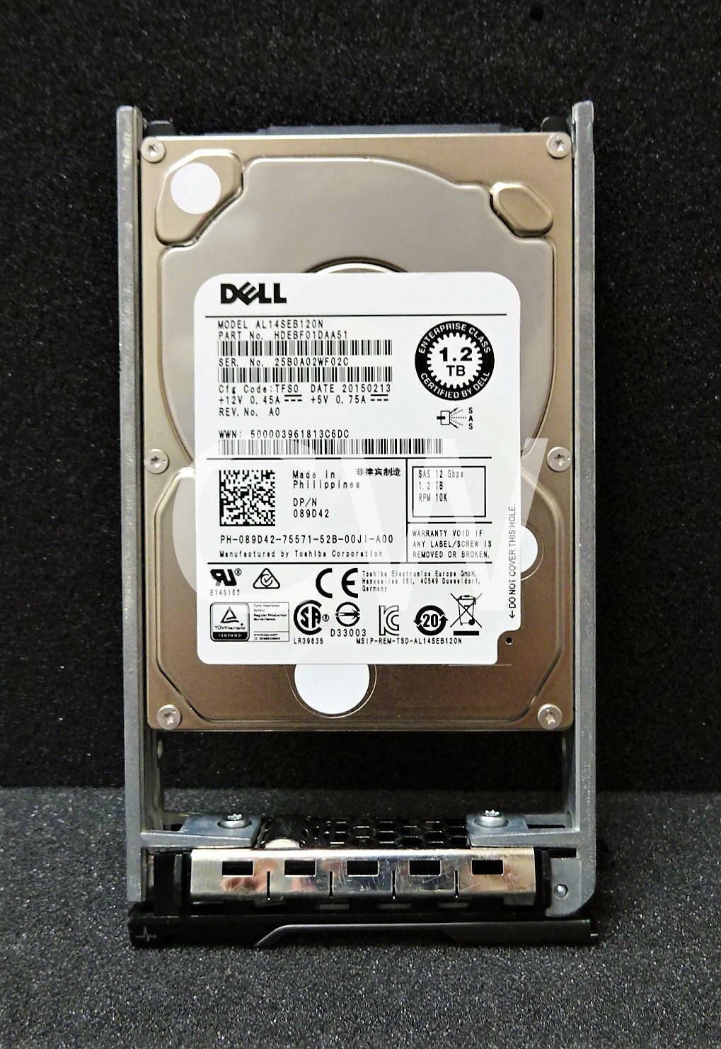 DELL  
MODEL AL14SEB120N  
PART No. HDEBF01DAA51  
ENTERPRISE 1.2 CLASS  
SER. No. 25B0A02WF02C  
Cfg Code: TFS0  
DATE 20150213  
REV. No. AO  
WWN: 500003961813C6DC  
Made in Philippines  
1.2 TB  
RPM 10K  
DP/N 089042  
WARRANTY VOID IF ANY LABEL/SCREW IS REMOVED OR BROKEN  
PH-089D42-75571-52B-00JI-A00  
Manufactured by Toshiba Corporation  
Toshiba Electric Europa GmbH, Germany  
SAS 12 Gbps  
1.2 TB  
RPM 10K  
WARRANTY VOID IF ANY LABEL/SCREW IS REMOVED OR BROKEN  
HOLE THIS COVER NOT DO  
MSIP-REM-T5D-AL14SEB120N  
CE  
E145187  
2