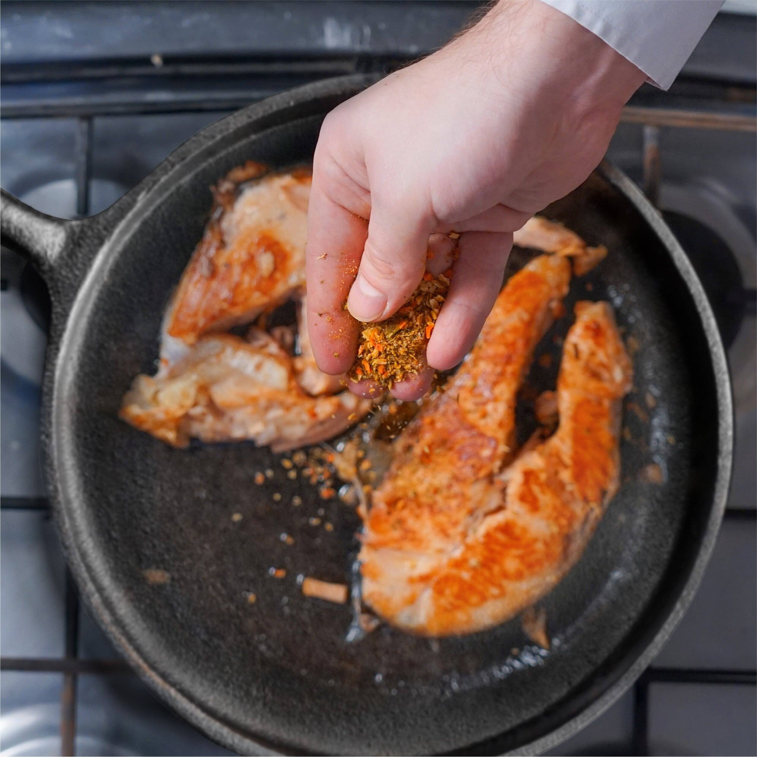 Alt View 1. Commercial Chef - COMMERCIAL CHEF Cast Iron 3-Piece Griddle Set - Black.