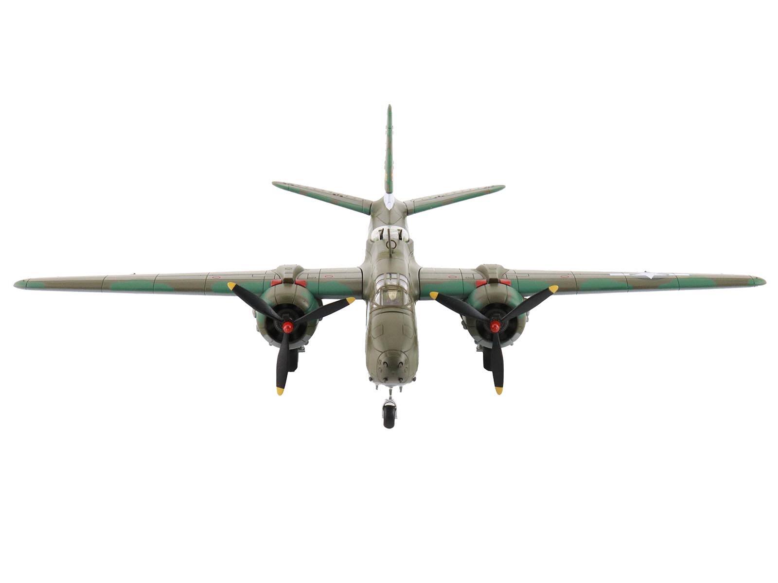 Left. Hobby Master - Douglas A-20G Havoc "42-86786 Hell'N Pelican II 388th Bomb Squadron Gusap Airfield" (1944) USAAF 1/72 - Multi.