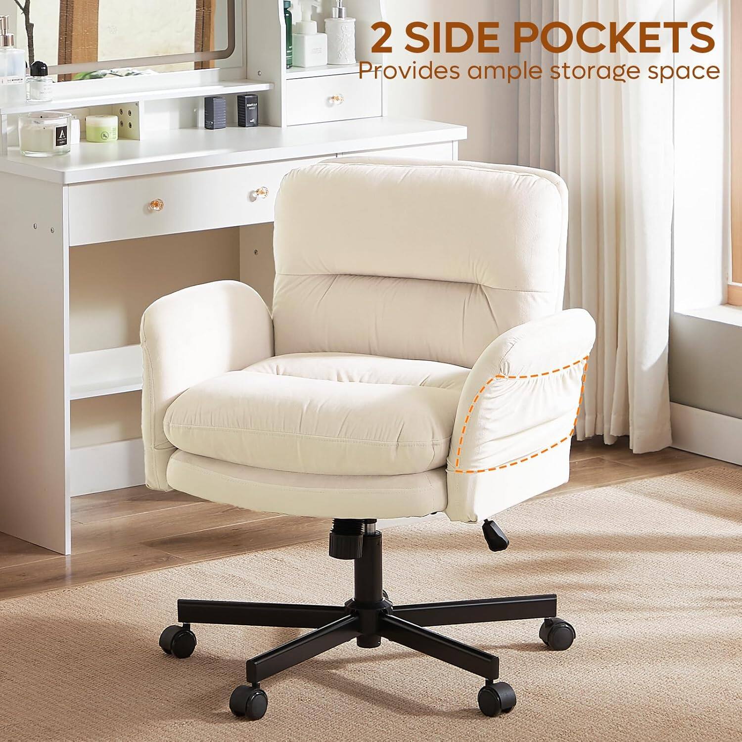 2 SIDE POCKETS  
Provides ample storage space