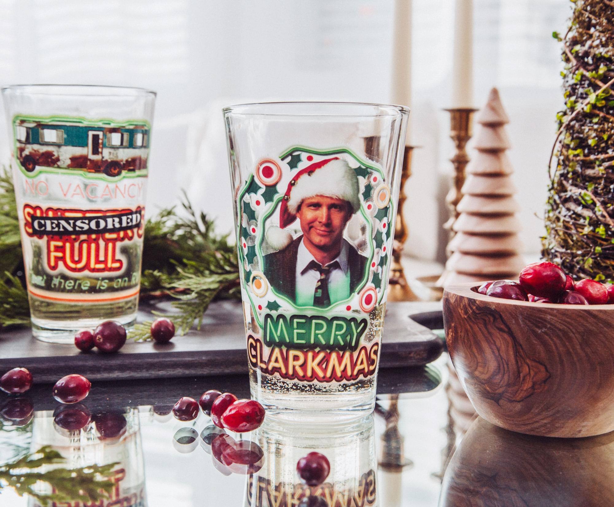 NO VACANCY  
CENSORED  
FULL  
Here is an  

MERRY  
CLARKMAS