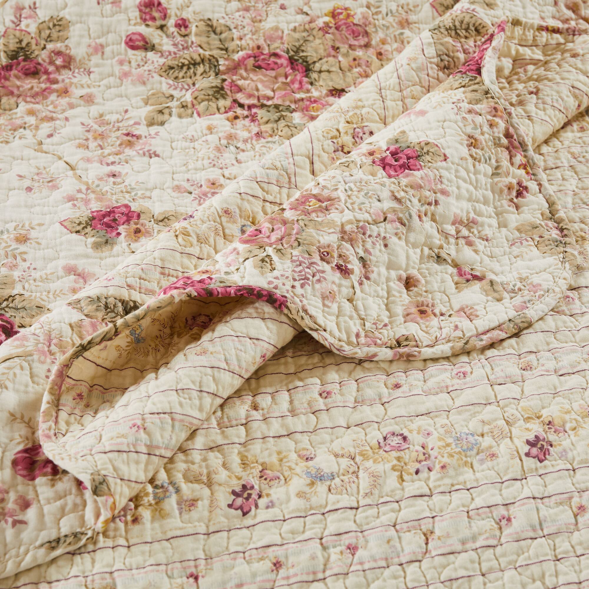 Left. BreeBe - Antique Rose Ecru Bedspread Set 3-Piece King/Cal King - Ecru.