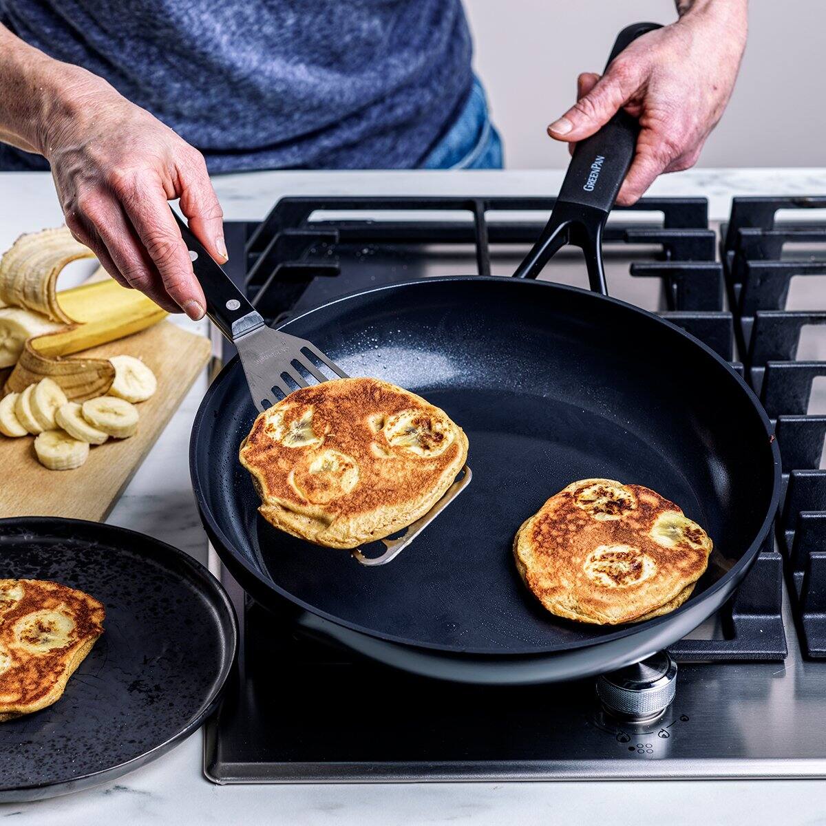 Alt View 3. GreenPan - SmartShape Healthy Ceramic Nonstick Hard Anodized 11-Inch Fry Pan - Black.